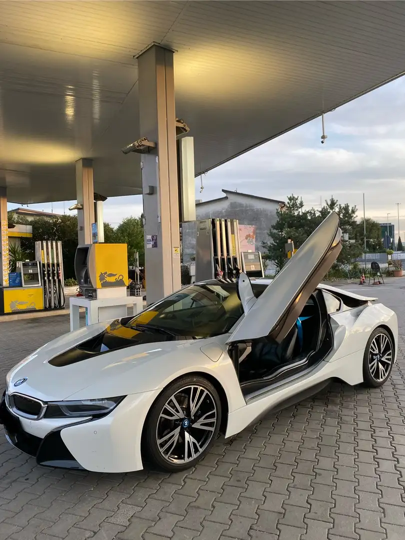 BMW i8 - 1