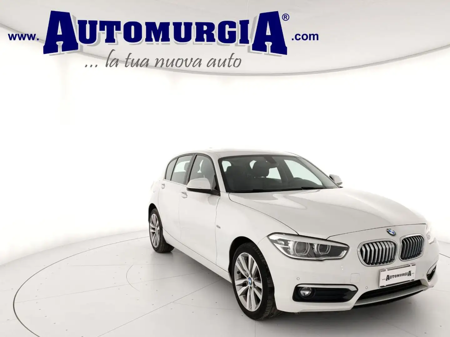 BMW 116 d 5p. Urban Blanc - 1