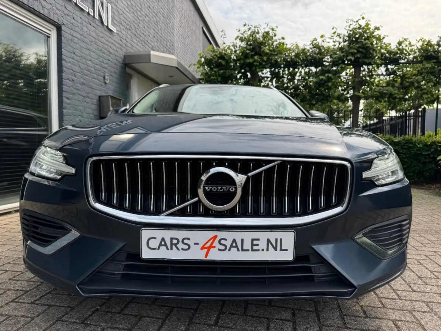 Volvo V60 2.0 T-6 Recharge 340pk AWD Momentum Pro + 1/2 Lede Azul - 2