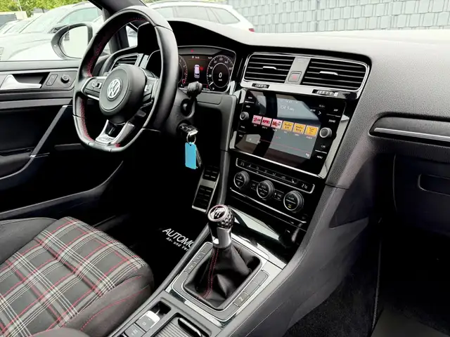 Volkswagen Golf view 12