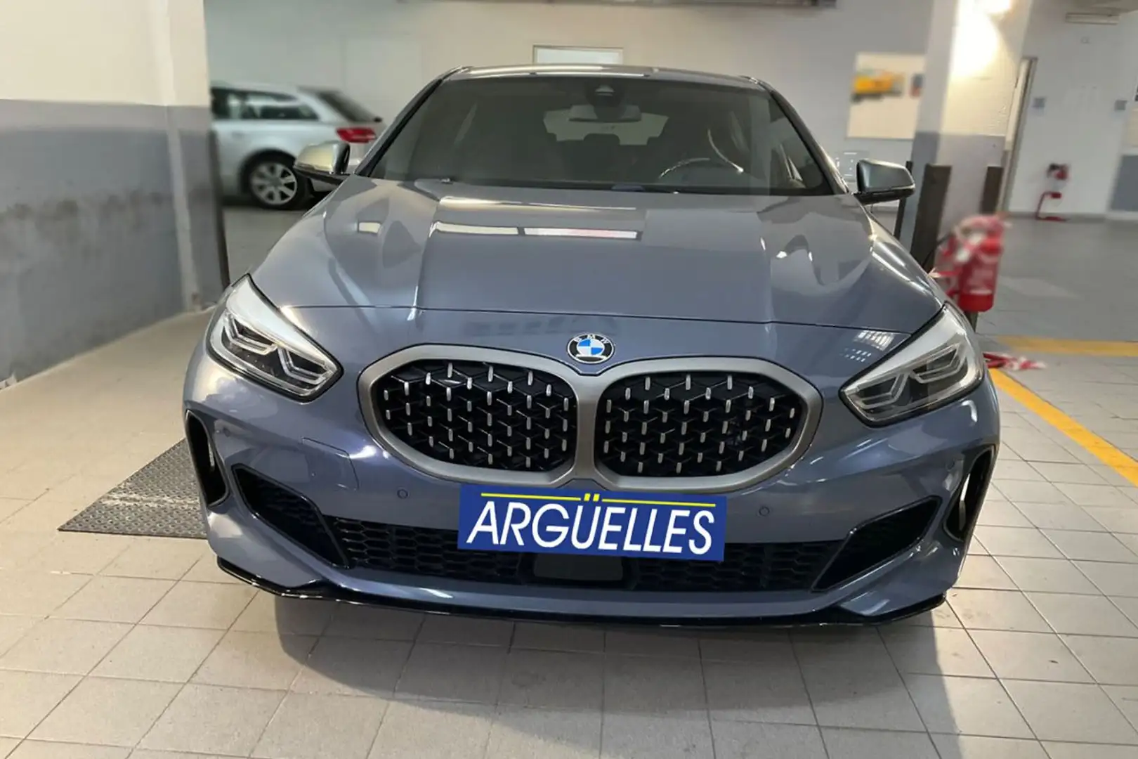 BMW 135 M135iA xDrive Gris - 2