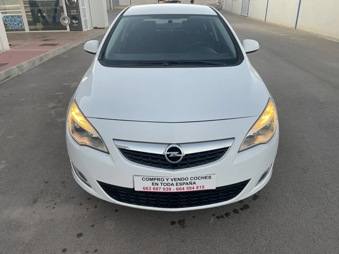 Opel Astra 1.4 Essentia Blanco - 1