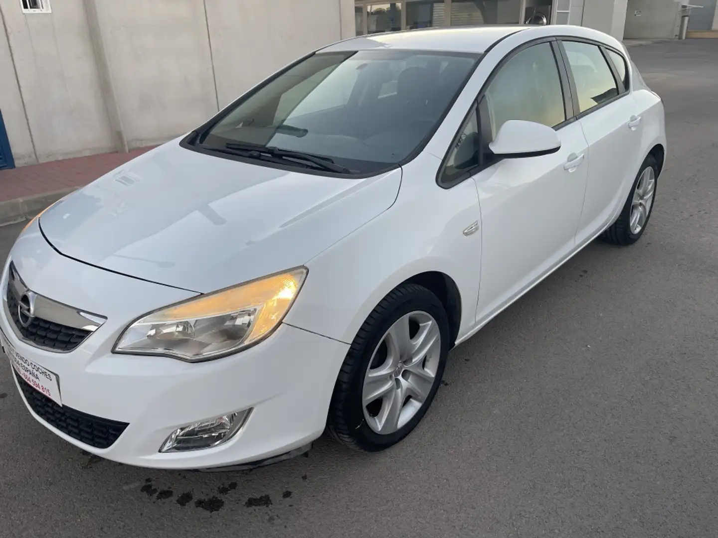 Opel Astra 1.4 Essentia Blanco - 2