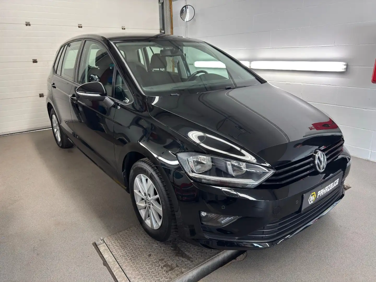 Volkswagen Golf Sportsvan VII Trendline BMT/Start-Stopp Negro - 1