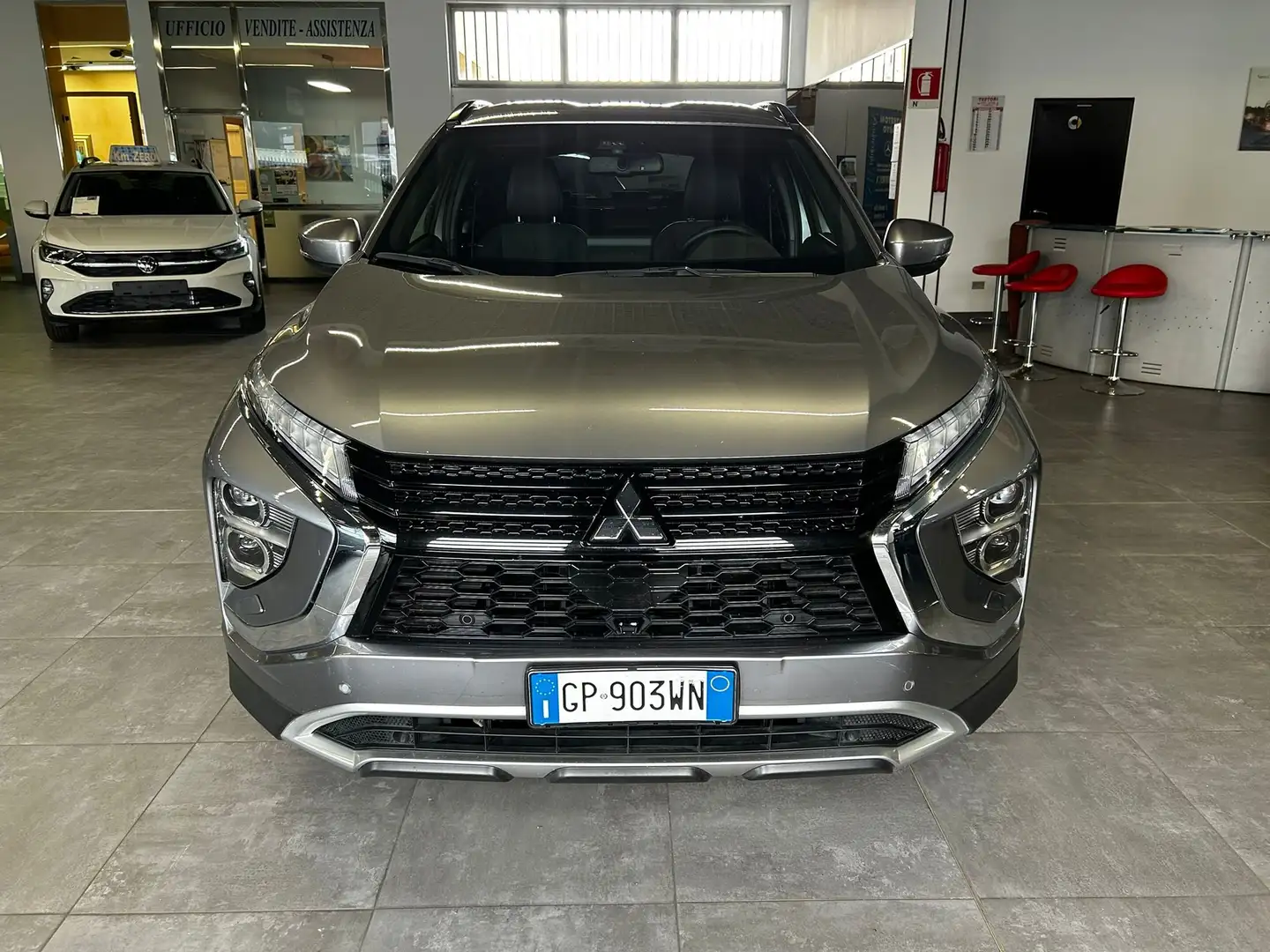 Mitsubishi Eclipse Cross Eclipse Cross 2.4 phev Instyle sda pack 0 s-awc Grijs - 2