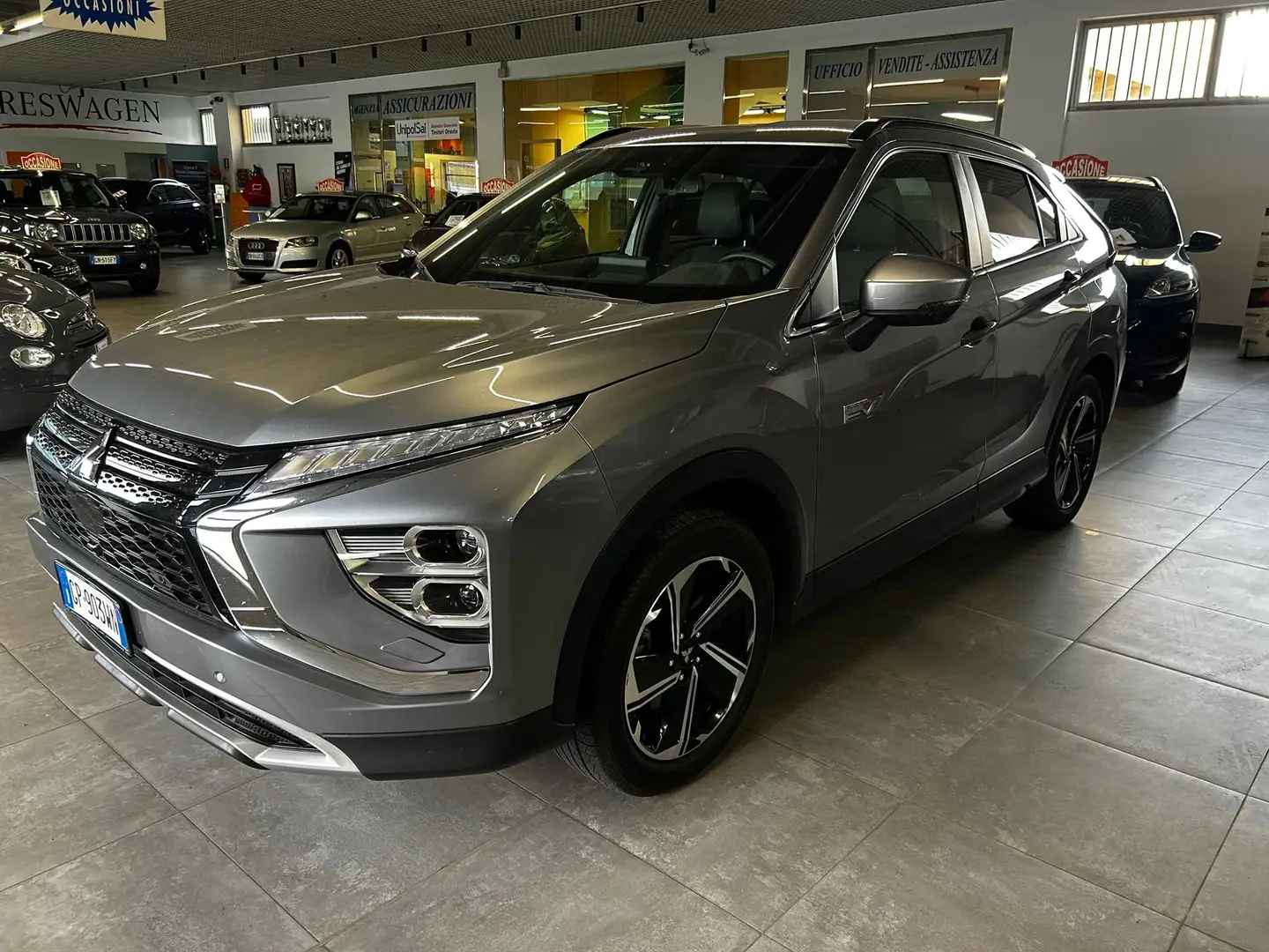 Mitsubishi Eclipse Cross Eclipse Cross 2.4 phev Instyle sda pack 0 s-awc Grijs - 1