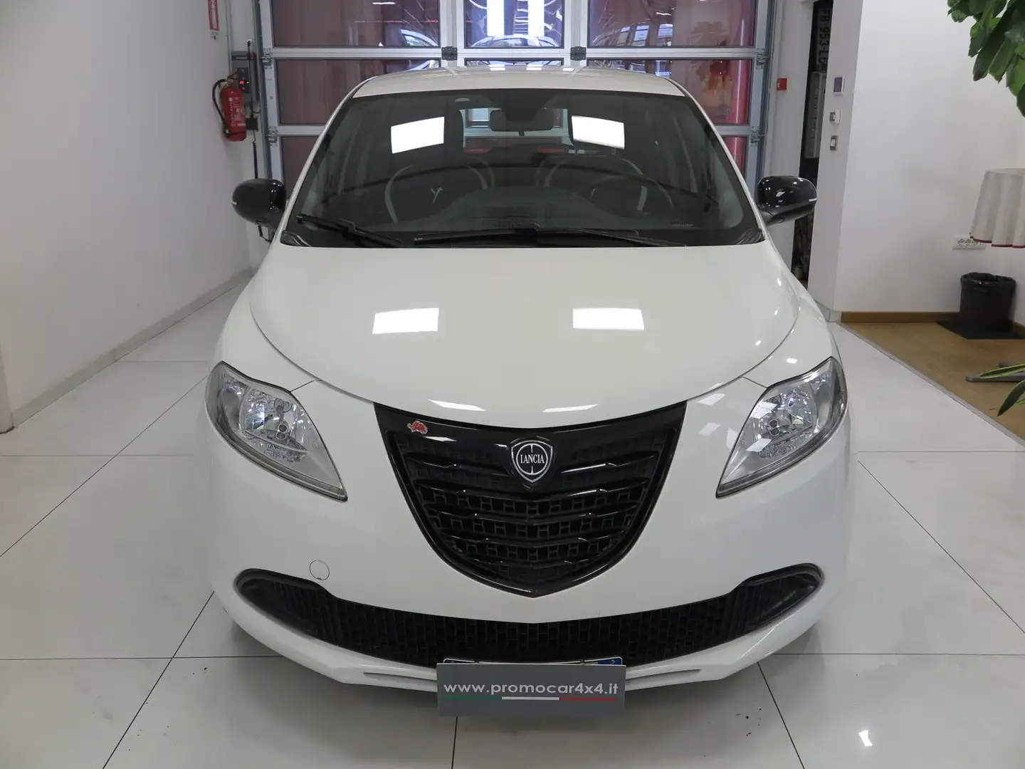 Lancia Ypsilon 1.2 8v Elefantino 69cv "Solo 77.000 Km!!!" Blanc - 2