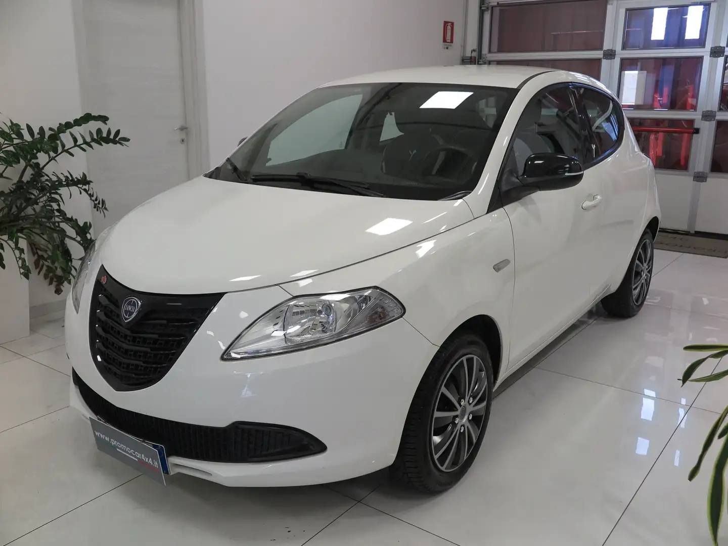 Lancia Ypsilon 1.2 8v Elefantino 69cv "Solo 77.000 Km!!!" Blanc - 1