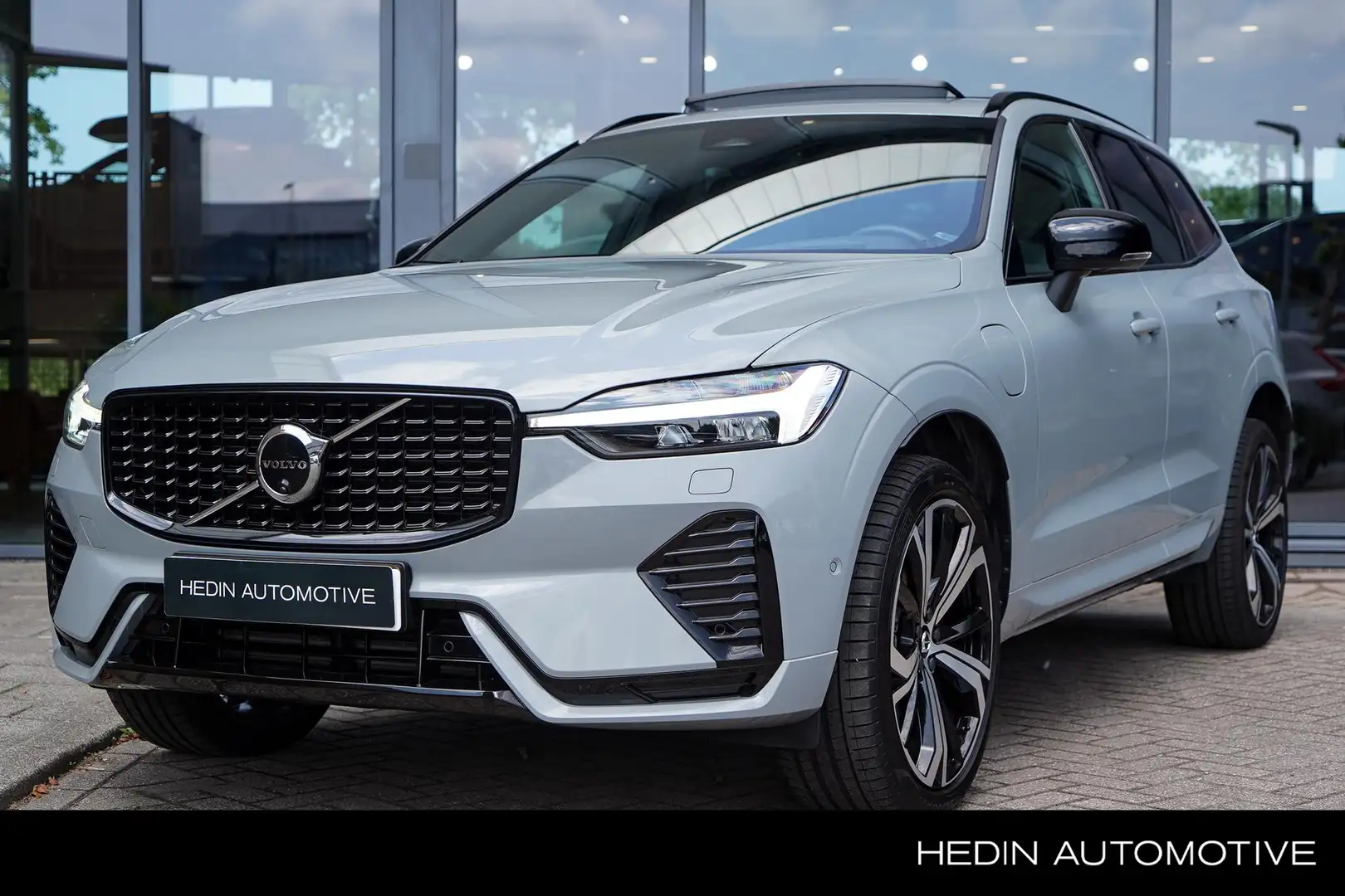 Volvo XC60 2.0 T6 Plug-in hybrid AWD Ultimate Dark | Luchtver Gris - 1