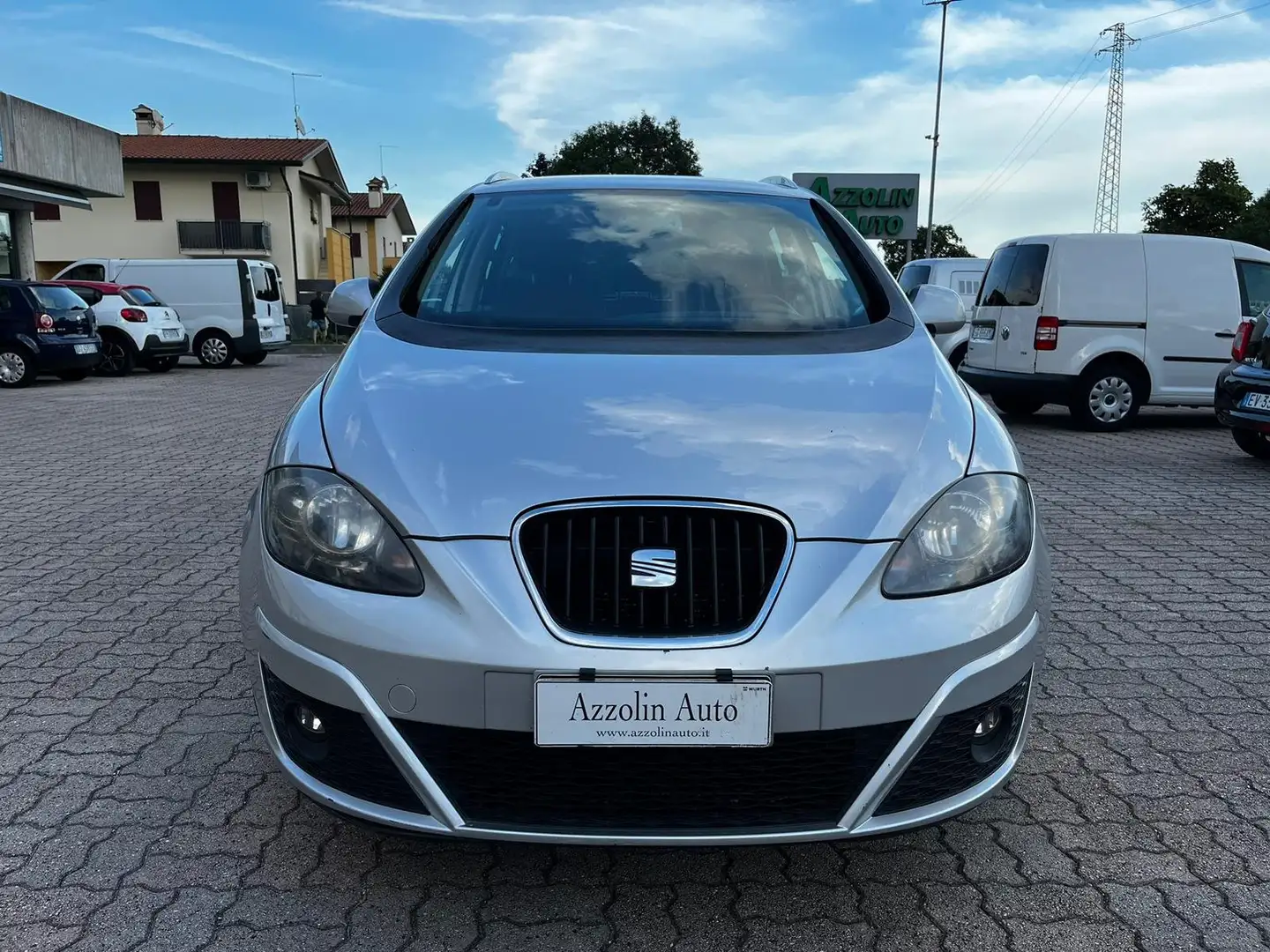 SEAT Altea XL 1.6 TDI SI A NEOPATENTATI KM 119.752 Plateado - 2