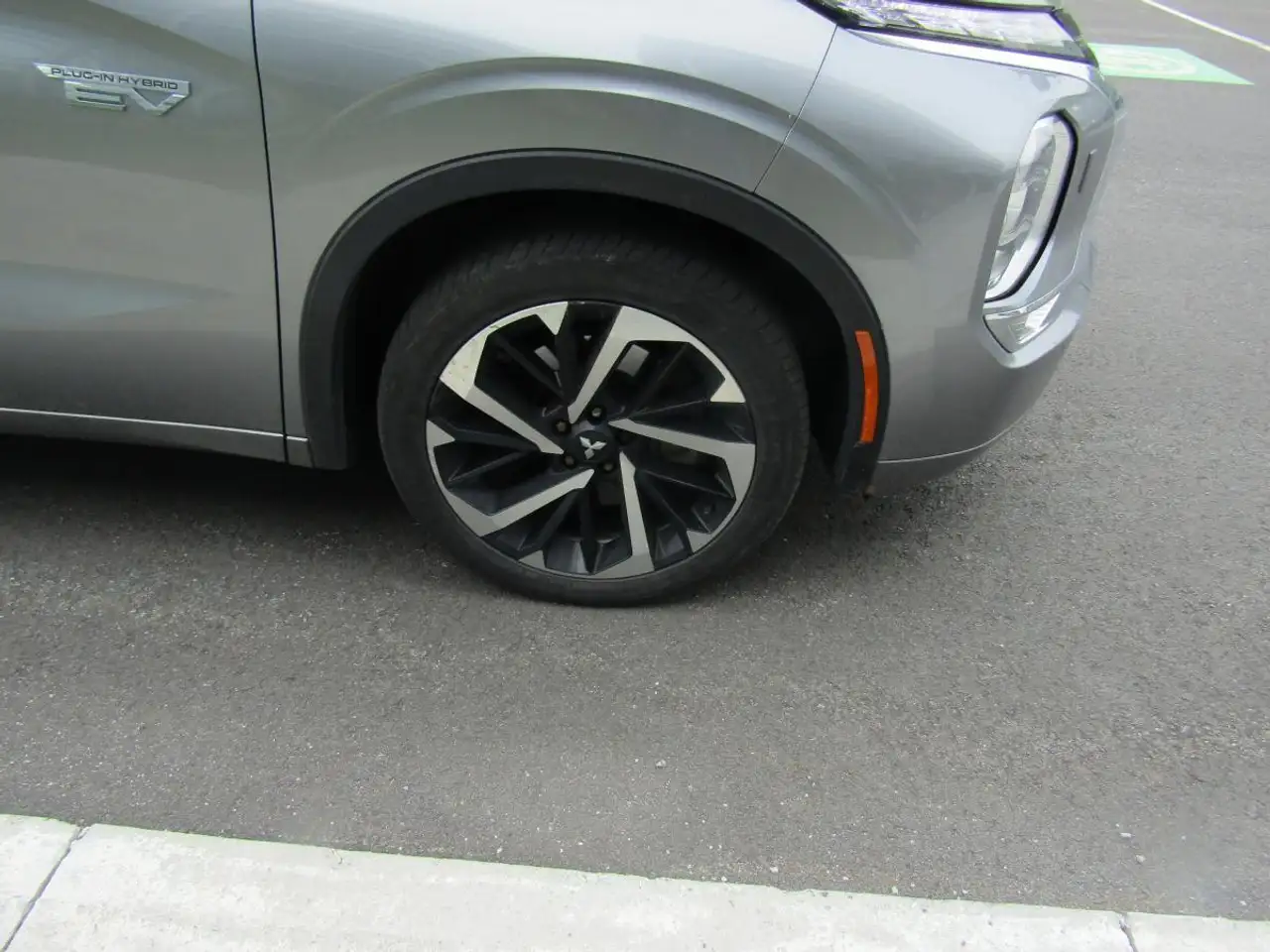 Mitsubishi Outlander снимка Mitsubishi Outlander