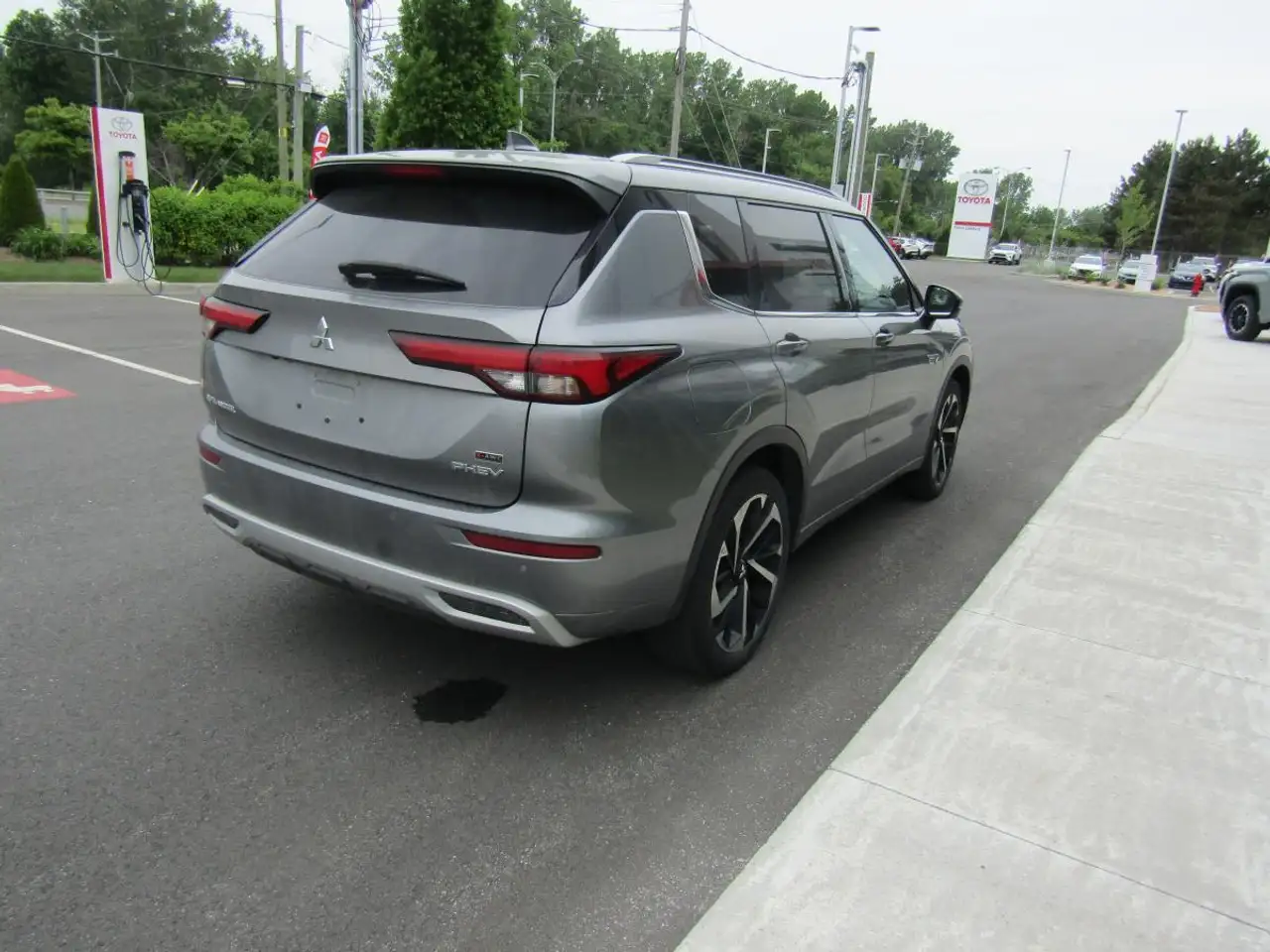 Mitsubishi Outlander снимка Mitsubishi Outlander