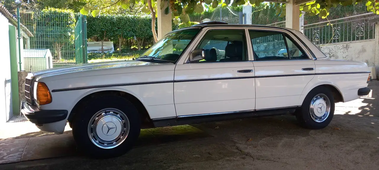Mercedes-Benz 200D, foto 7