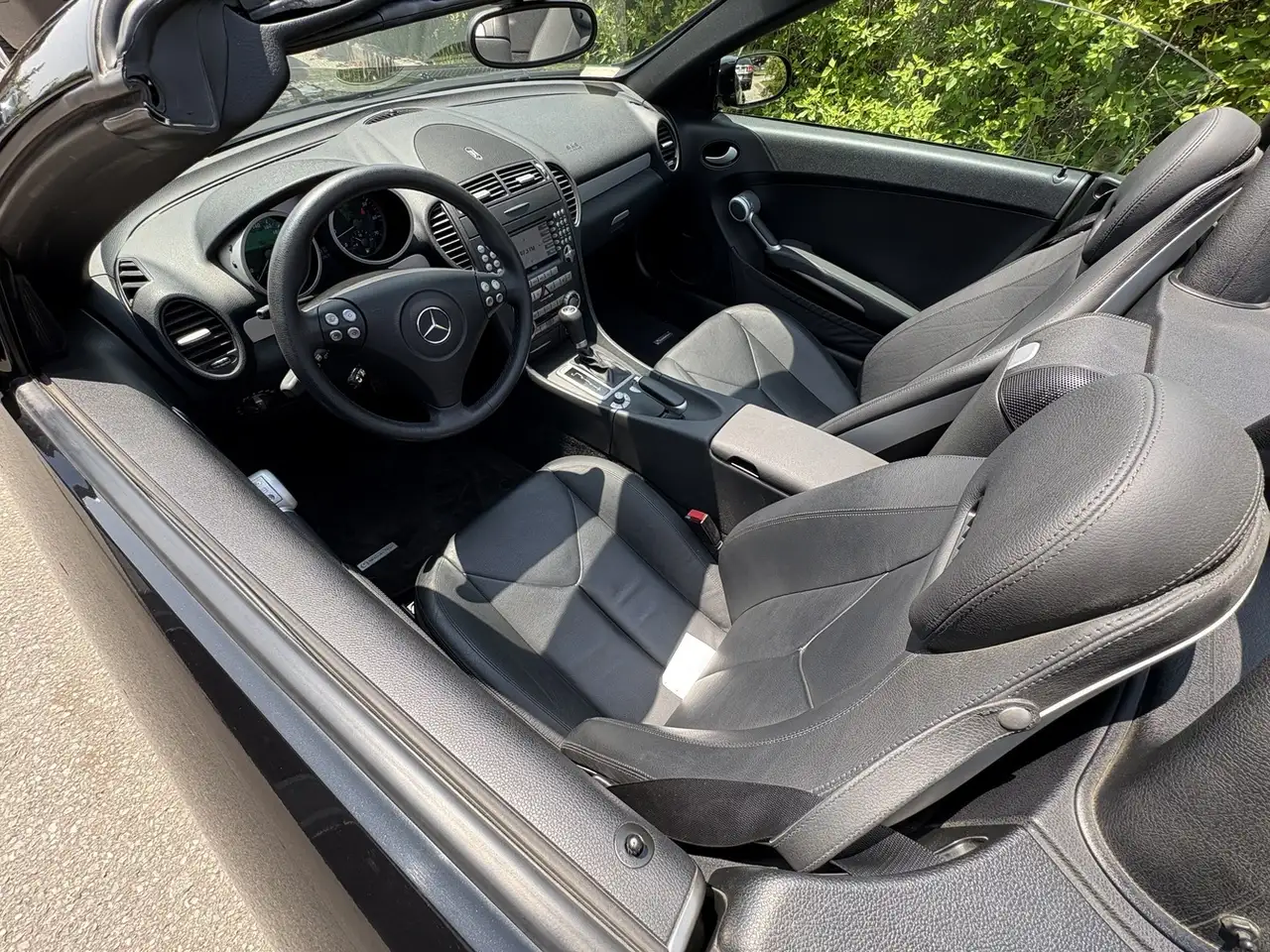 Mercedes-Benz SLK снимка Mercedes-Benz SLK