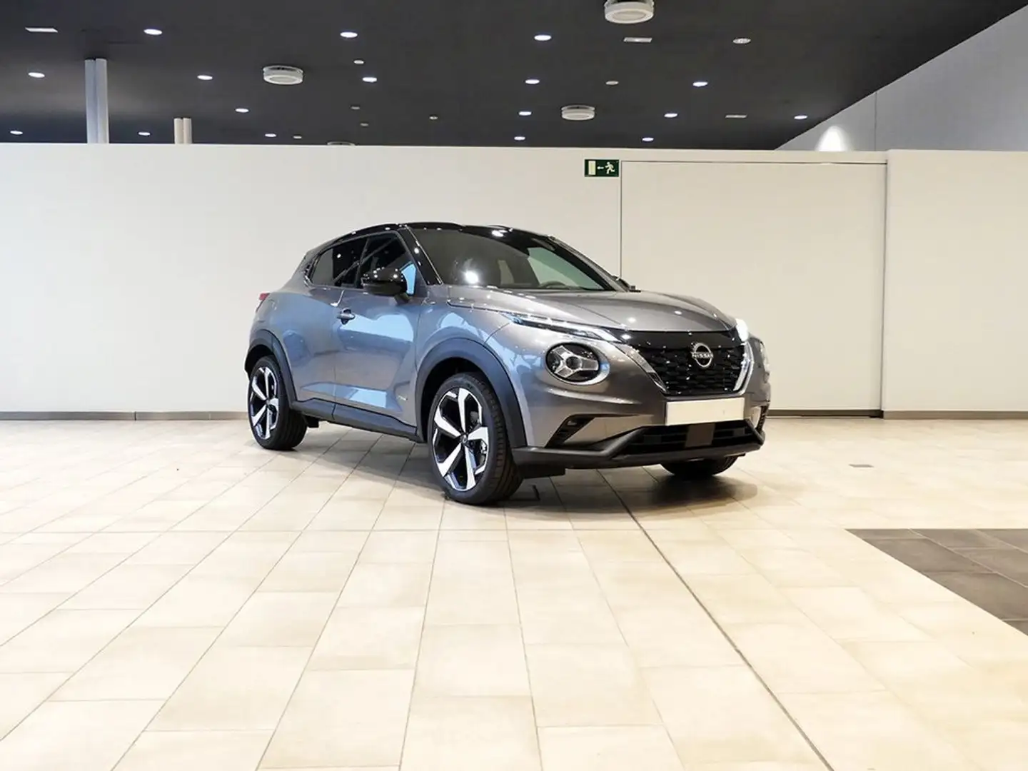 Nissan Juke 1.6 HYBRID HEV TEKNA AUTO 143 5P Gris - 2