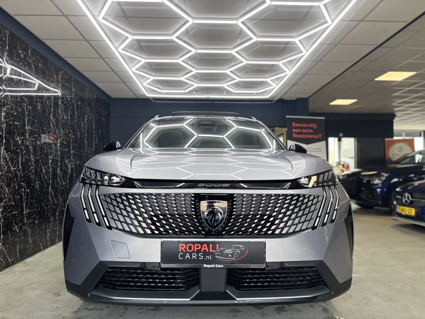 Peugeot 5008 1.2 Hybrid 145 GT 7P - 2