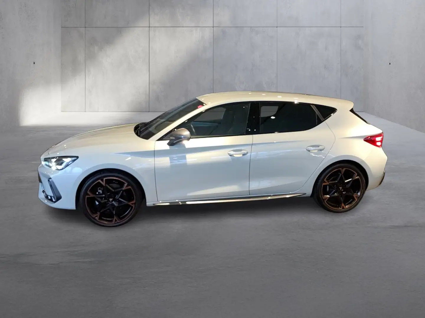 CUPRA Leon 1.5 eTSI DSG 150 PS ACT Gris - 2