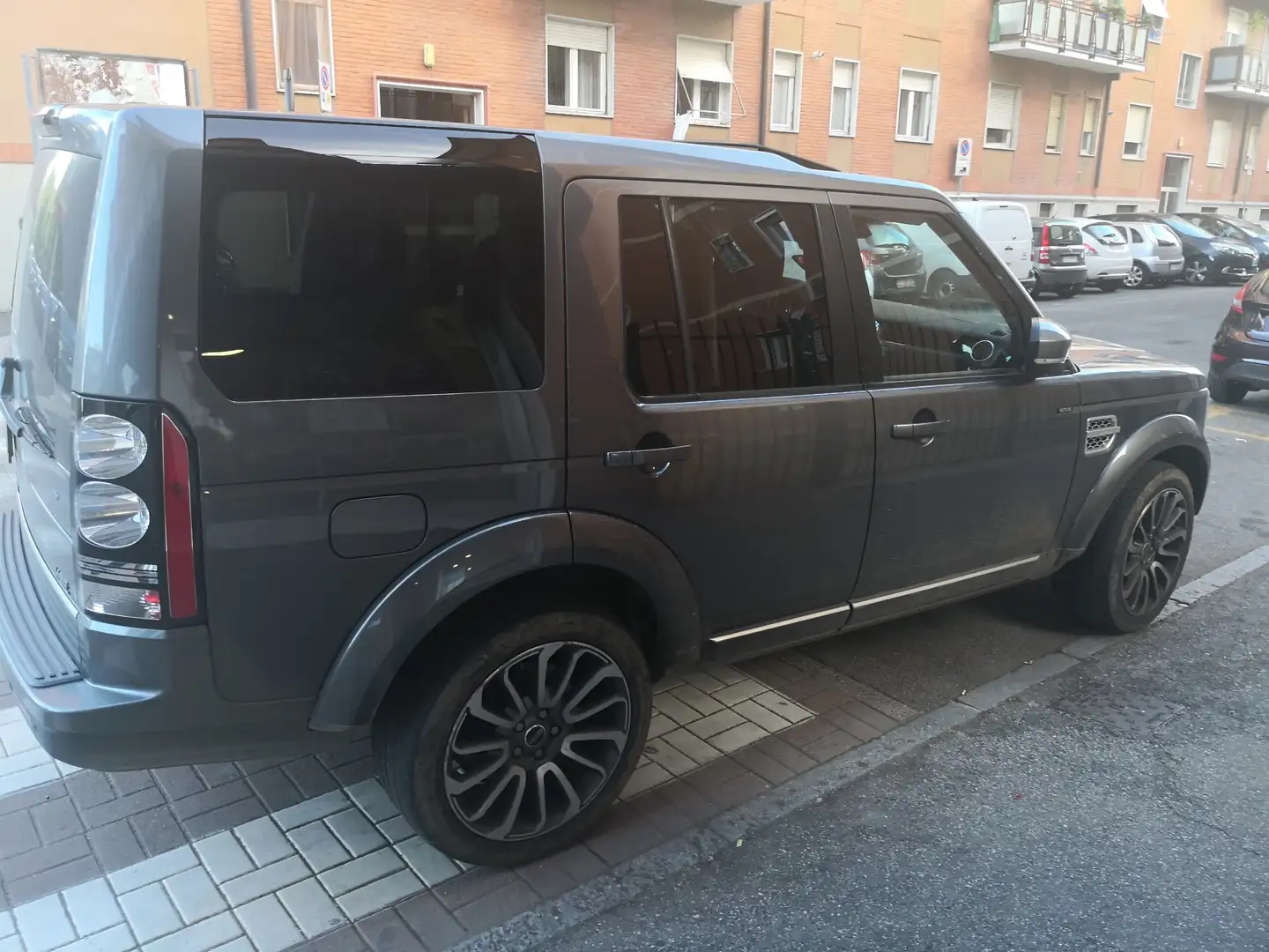 Land Rover Discovery LR4 ultimo restyling 256cv - 2