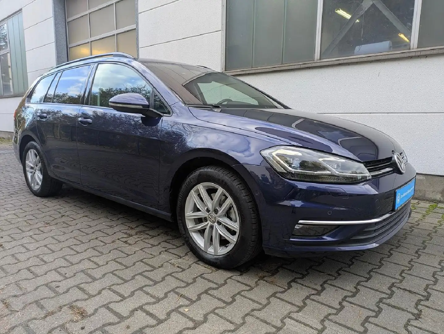 Volkswagen Golf Variant Golf VII Variant 1.6 TSI DSG *Navi,AHK,Kamera* Blau - 2