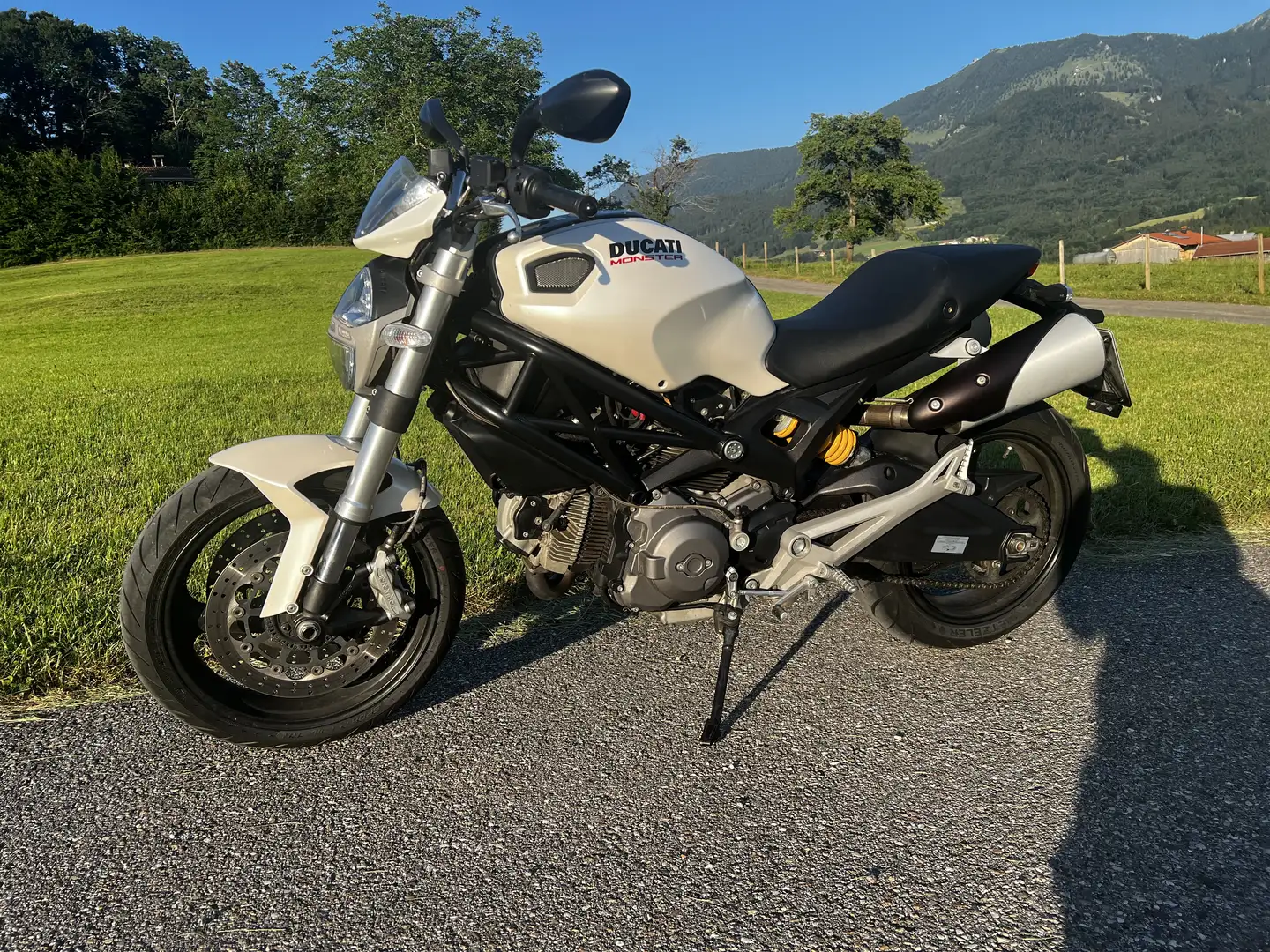 Ducati Monster 696 Blanc - 2