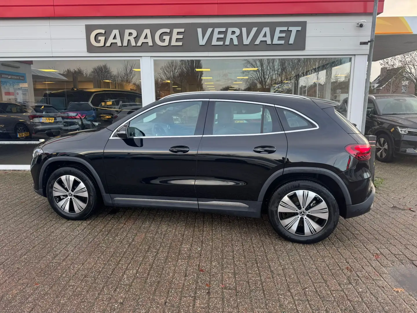 Mercedes-Benz EQA 250 250+ Business Solution 71 kWh Noir - 1