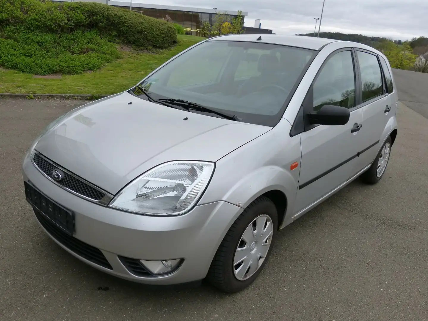 Ford Fiesta Ghia 1.4[Klima/Sitzheizung/5-türig] Argent - 1