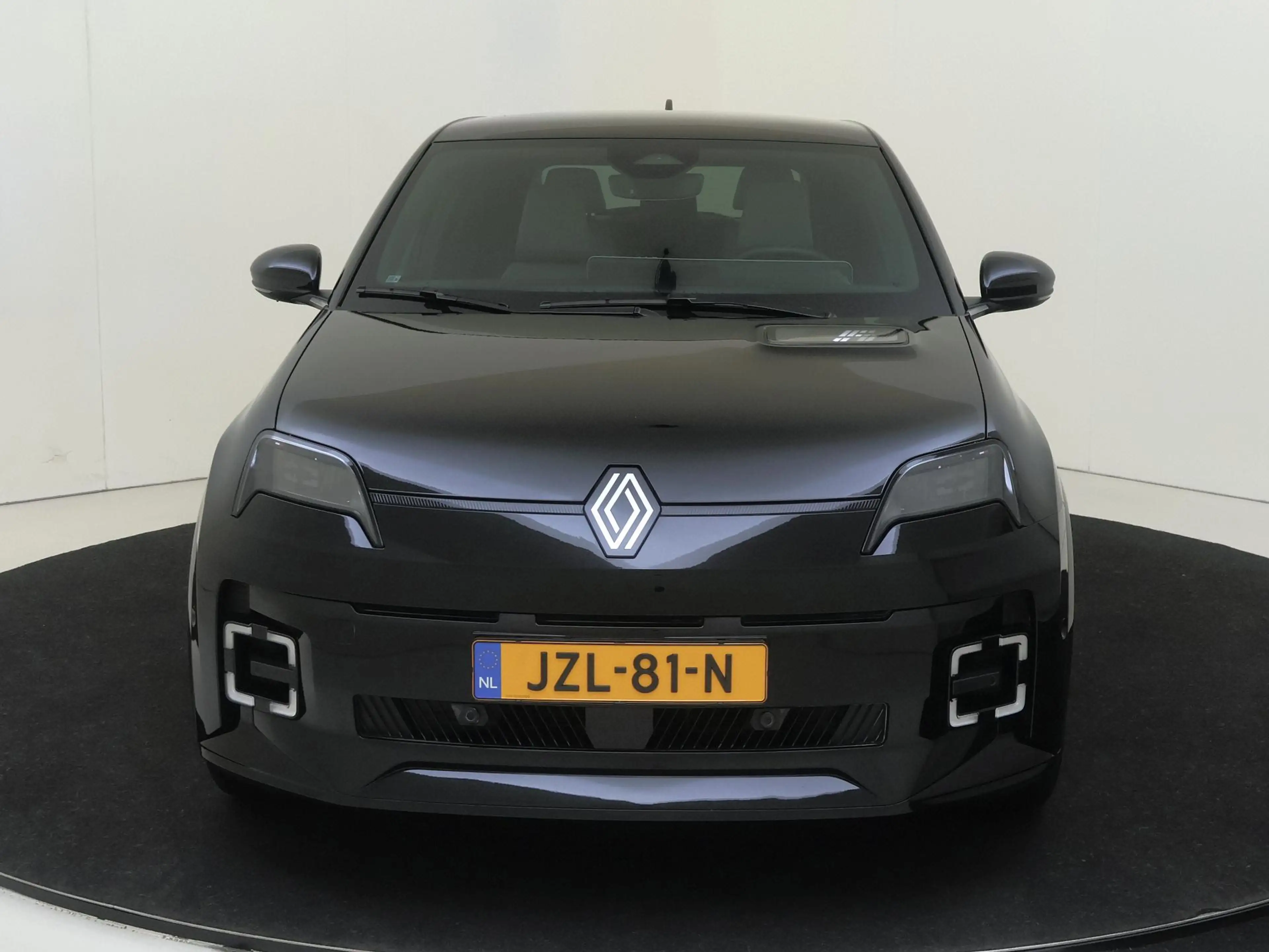 Renault R 5 comfort range Roland-Garros 52 kWh pack safety & a — photo 6