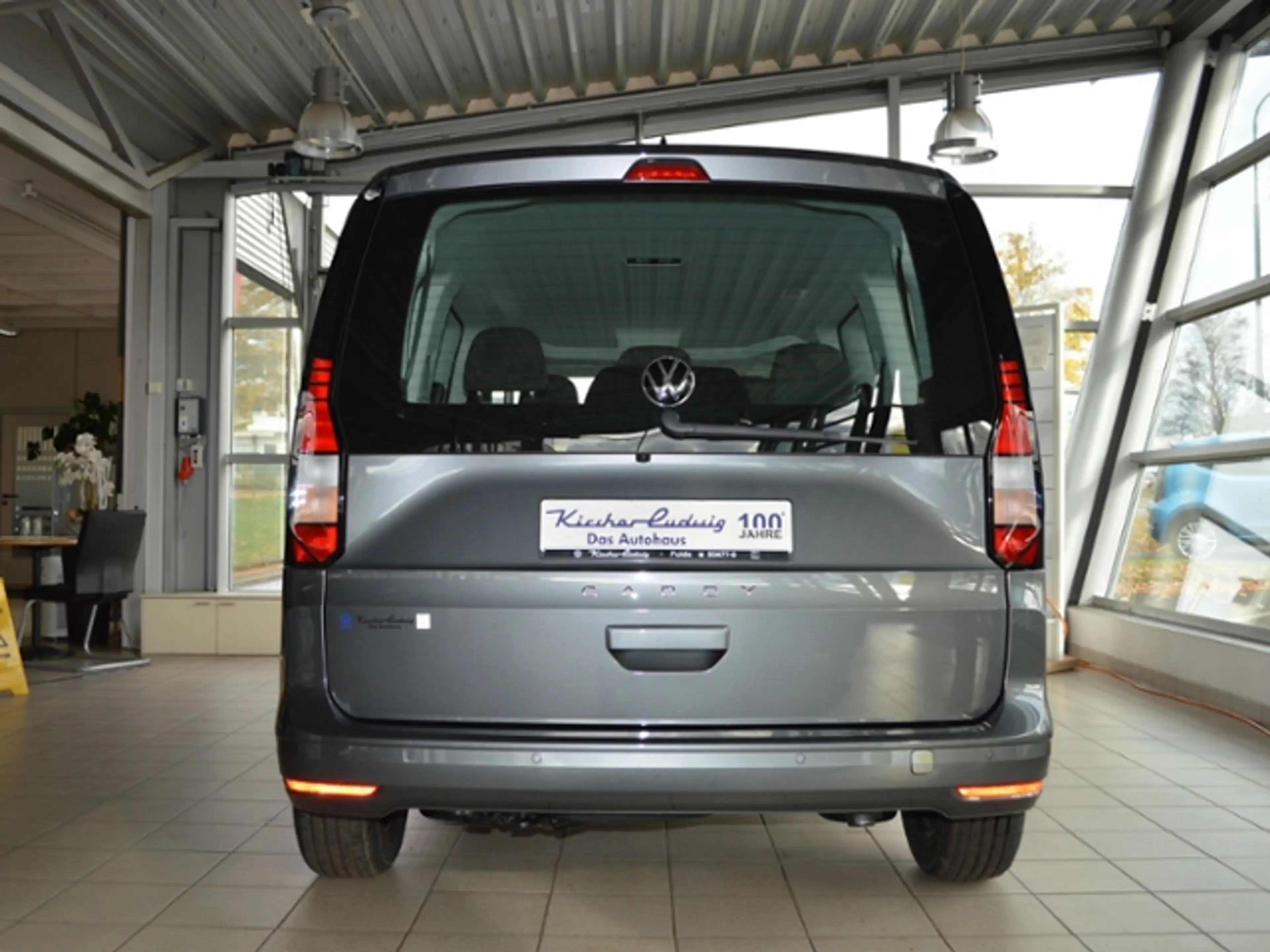 Volkswagen Caddy 2,0 TDI DSG KLIMA APP C. SH — photo 5