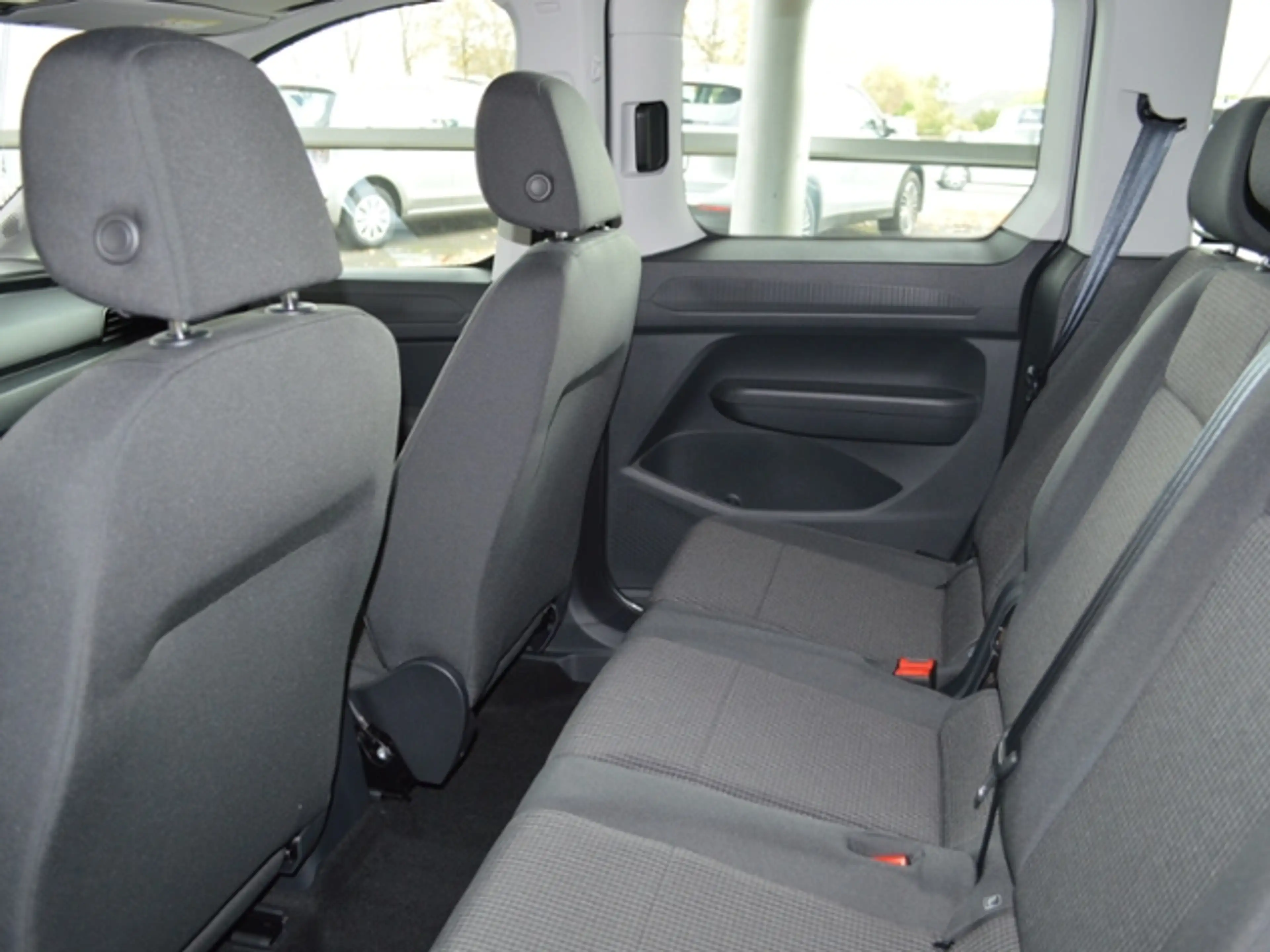 Volkswagen Caddy 2,0 TDI DSG KLIMA APP C. SH — photo 9