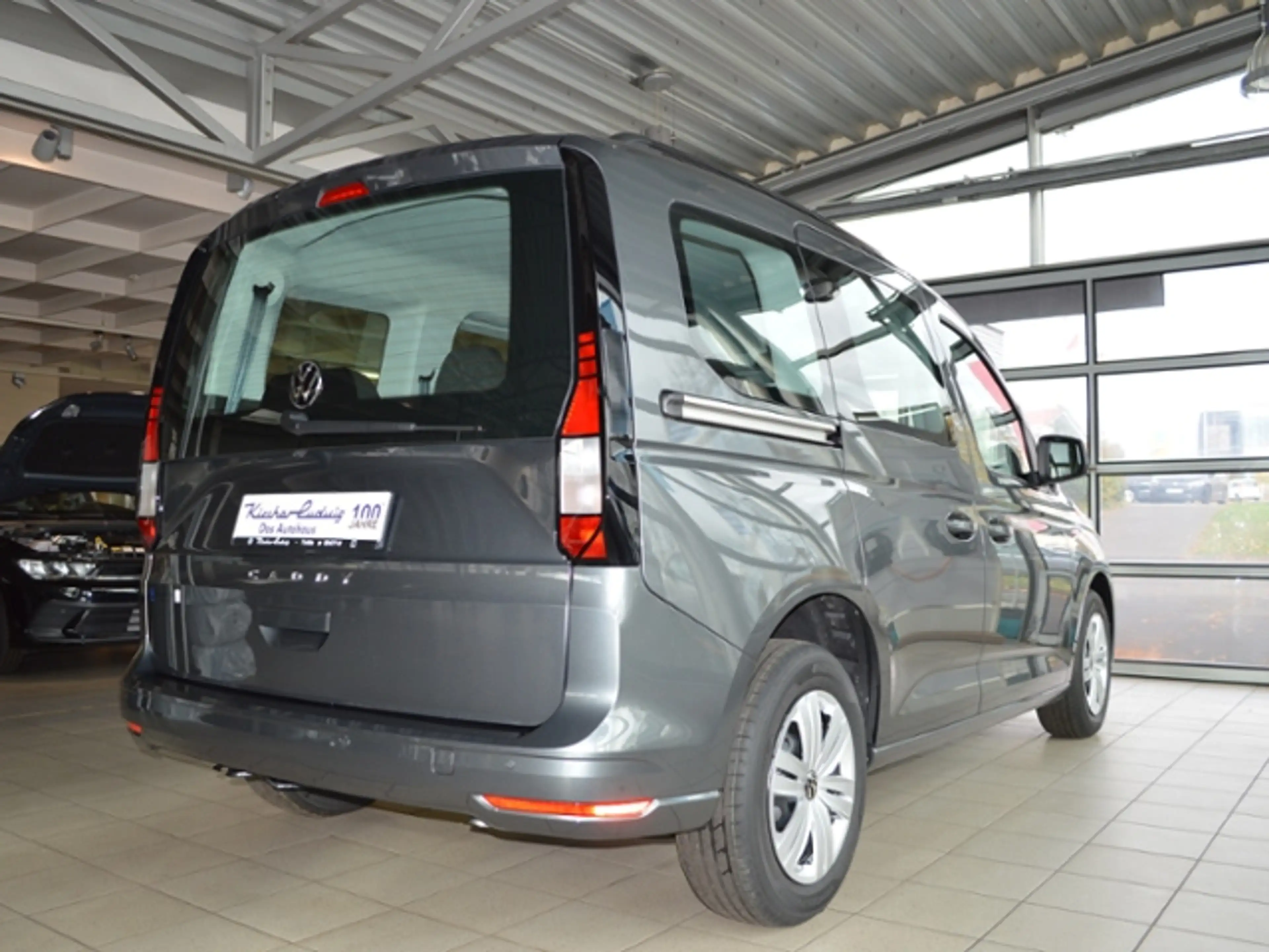 Volkswagen Caddy 2,0 TDI DSG KLIMA APP C. SH — photo 6