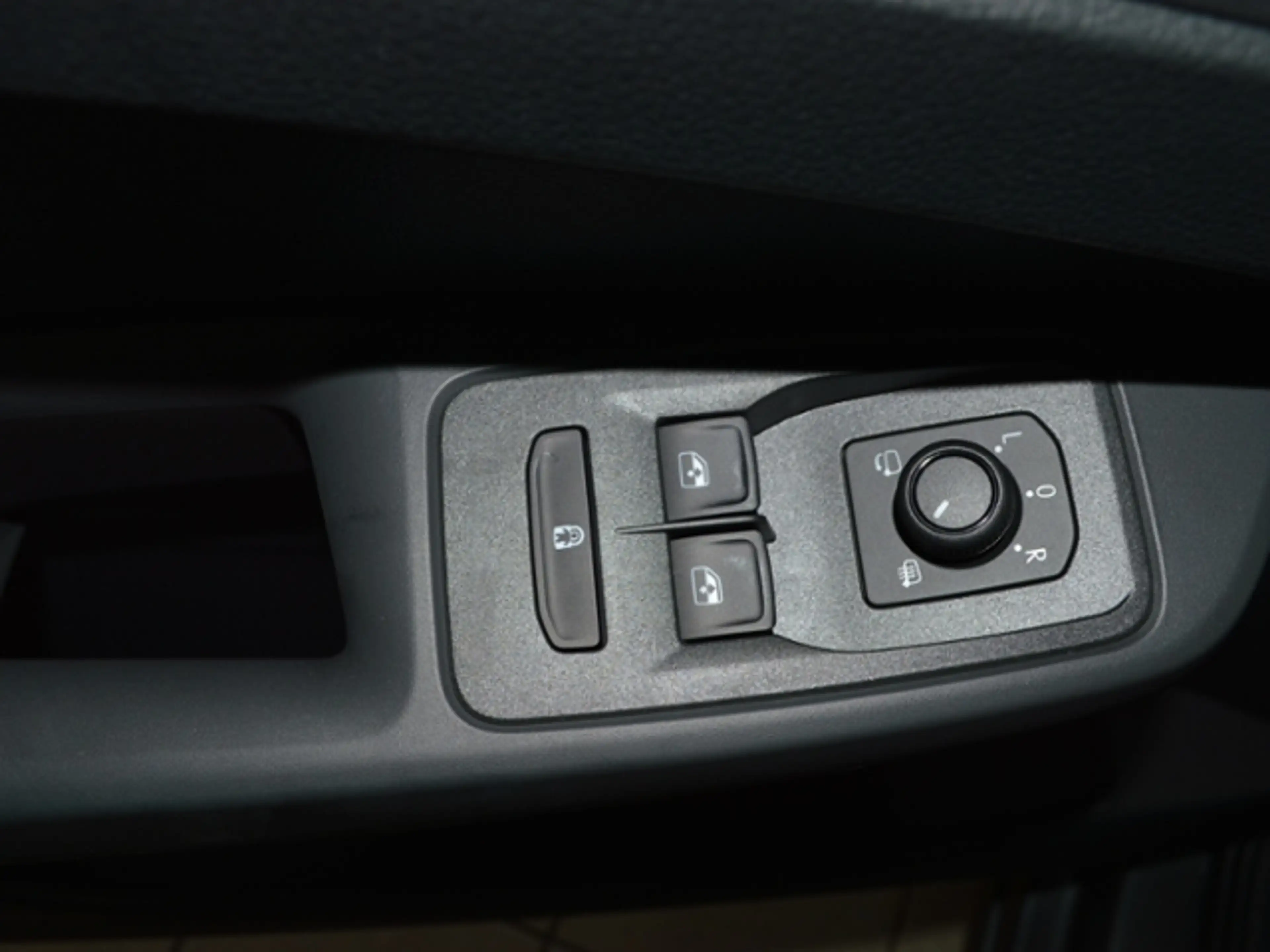 Volkswagen Caddy 2,0 TDI DSG KLIMA APP C. SH — photo 8