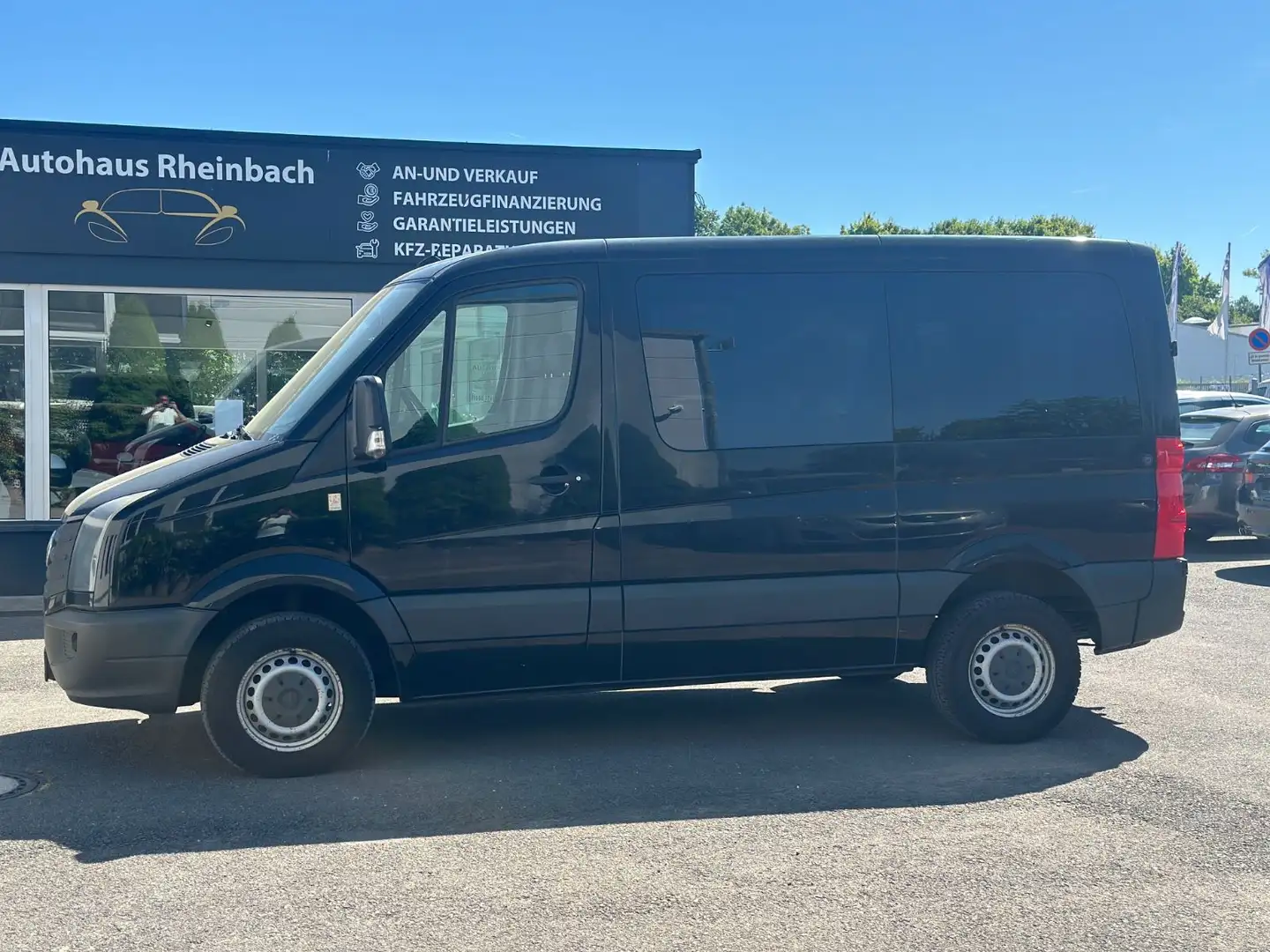Volkswagen Crafter 9-SITZER SCHECKHEFT GEPFLEGT KLIMA ,AHK Schwarz - 1