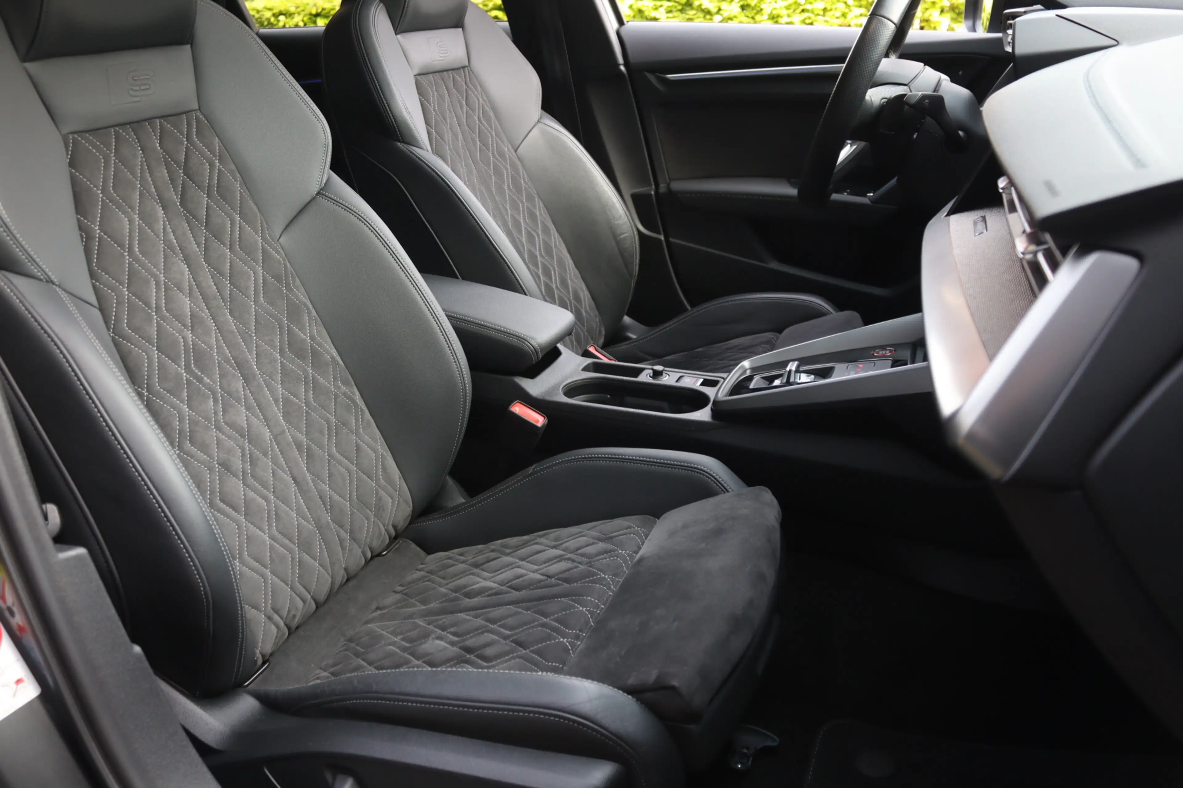 Audi S3 2.0 TFSI quattro Edition One Pano/Matrix LED/B&O/K — photo 11