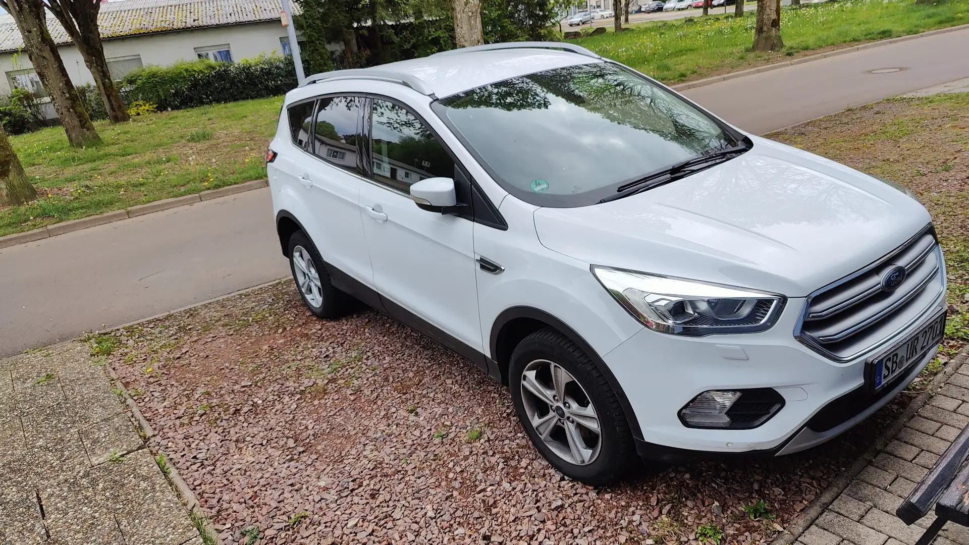 Ford Kuga 1.5 EcoBoost 2x4 Cool & Connect - 1