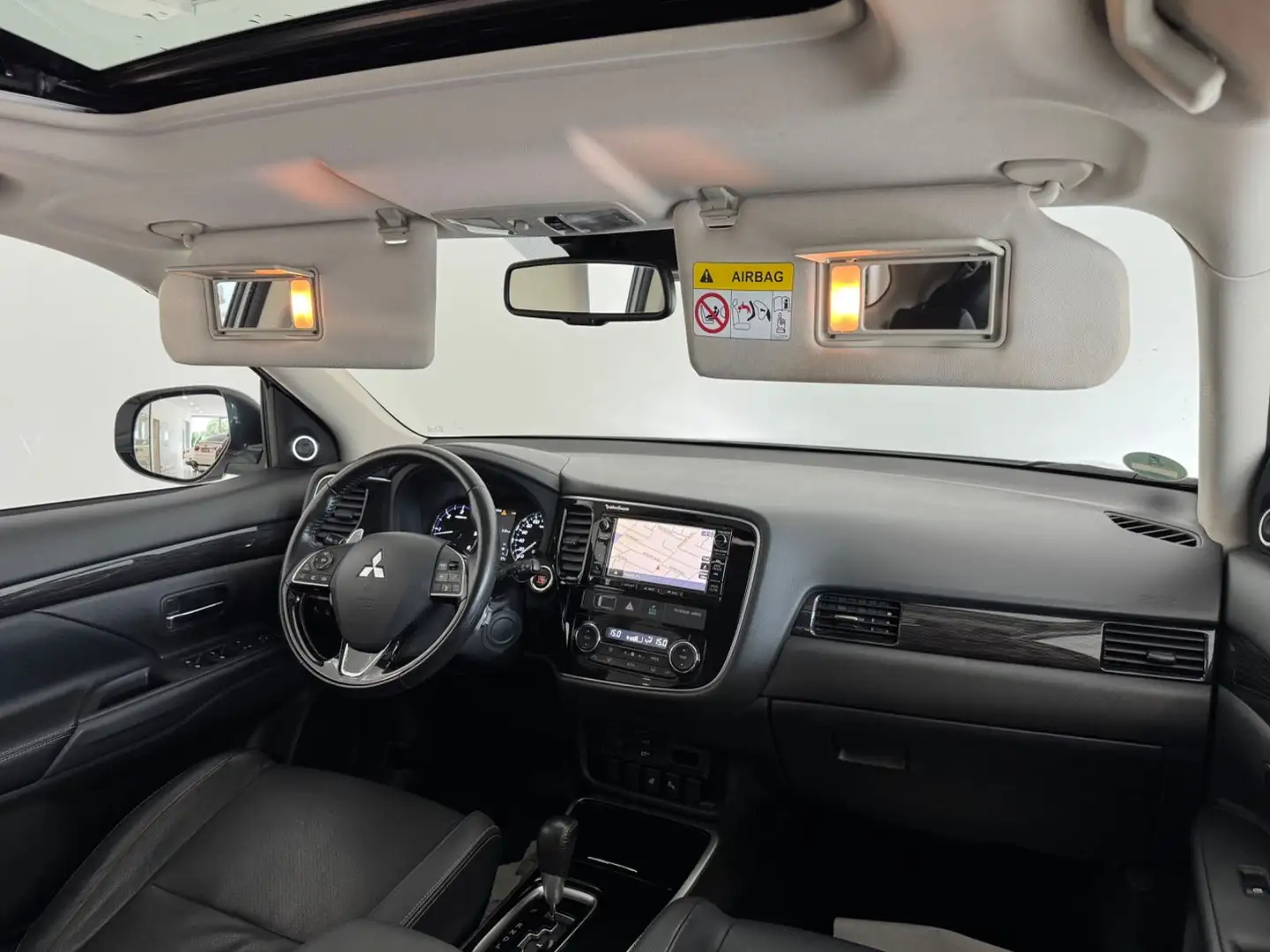 Mitsubishi Outlander 2.2 Top 4WD|7-SITZER|1-HAND|360°|XENON Blanc - 2