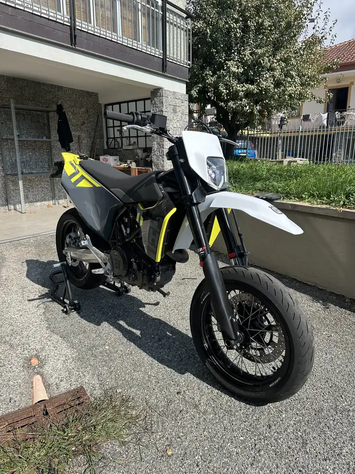 Husqvarna 701 Supermoto