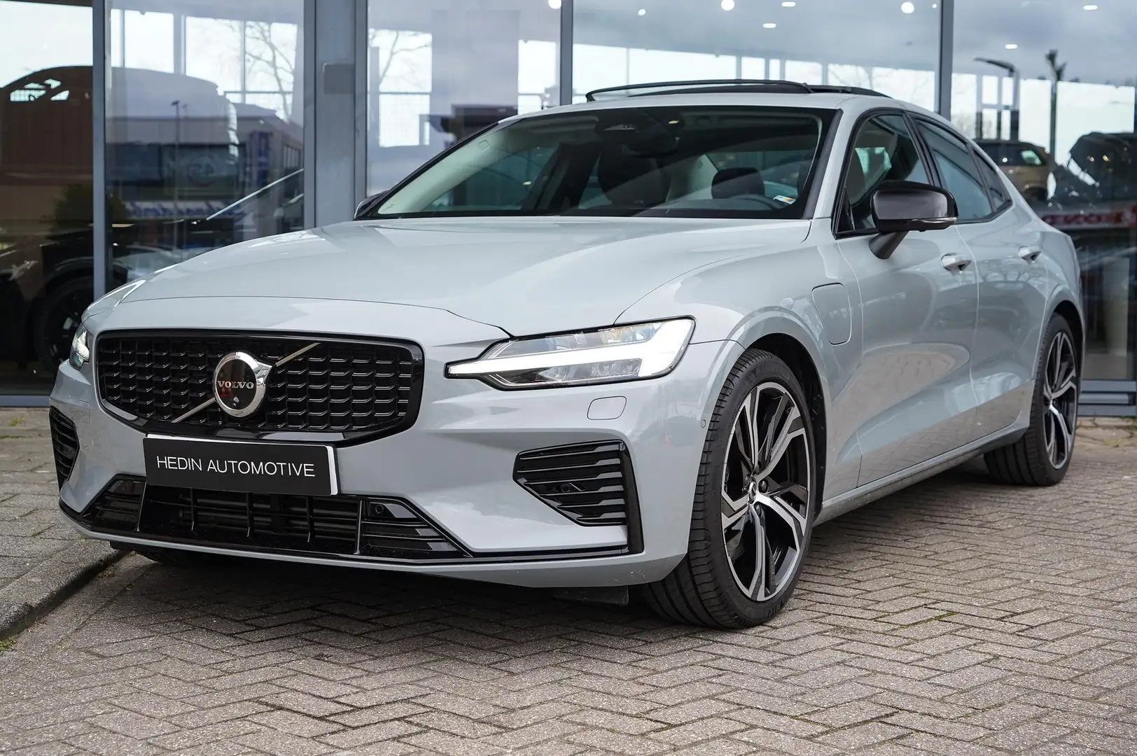 Volvo S60 2.0 Recharge T6 AWD Ultimate Dark 360 Graden Parke Gris - 1