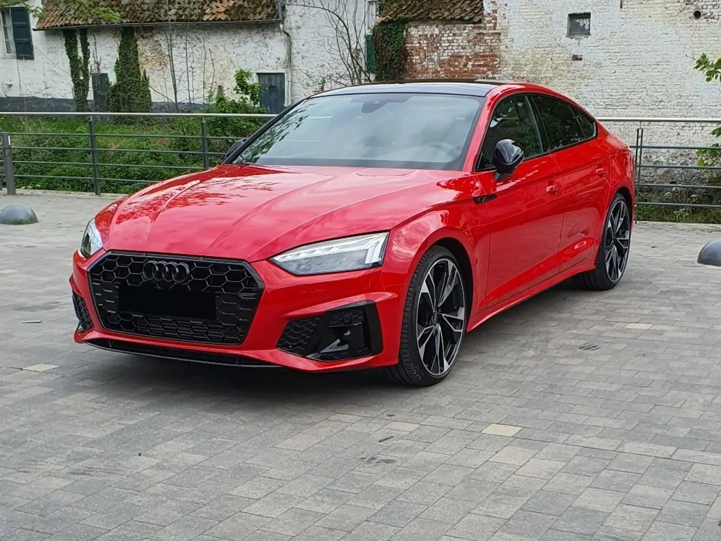 Audi A5 Sportback 35 TFSI S-line Compétition Rood - 1