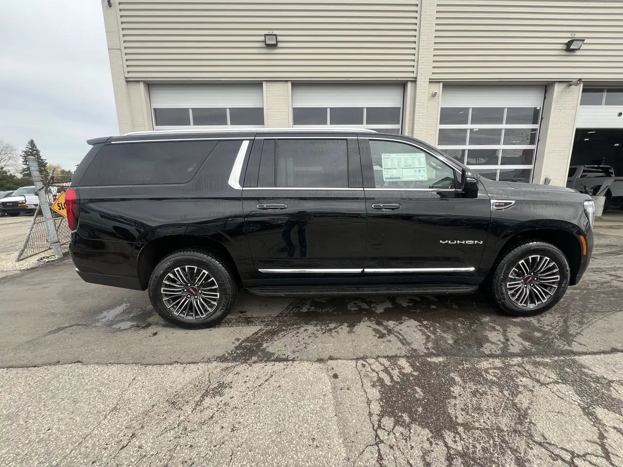 GMC Yukon снимка GMC Yukon