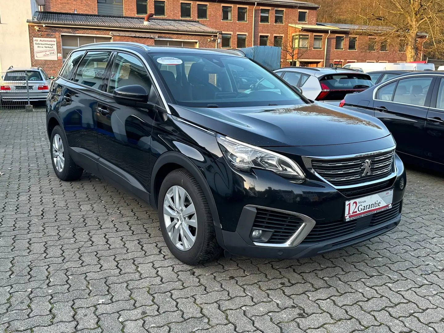Peugeot 5008 1.5 HDI Active Business+NAVI+ACC+6 GANG+KLIMATRON Zwart - 2