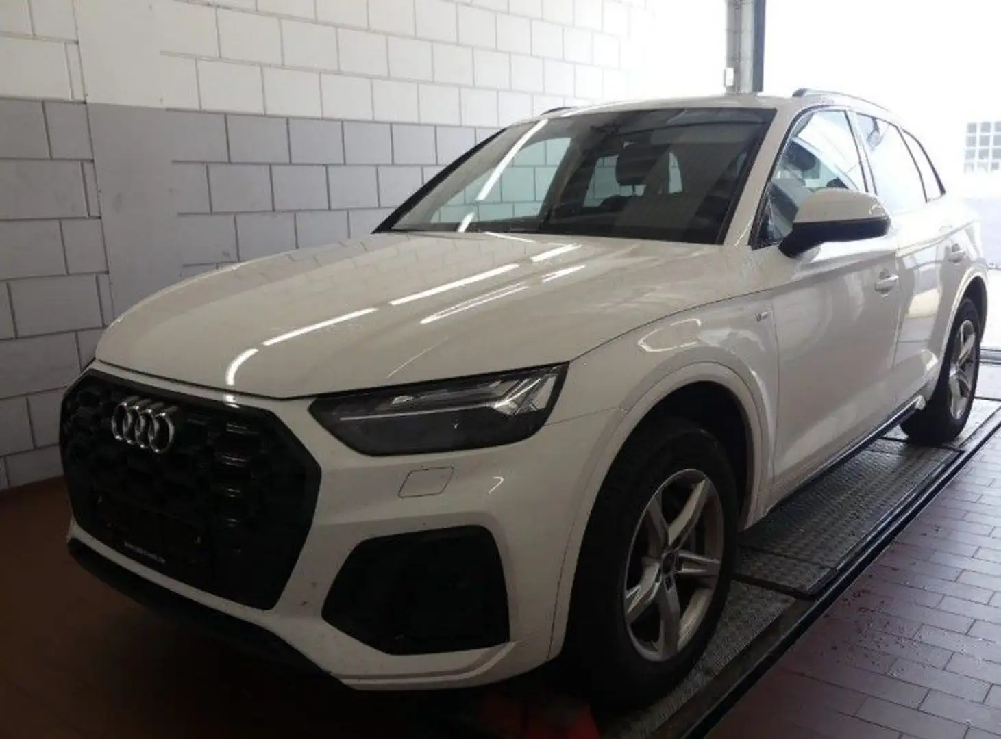 Audi Q5 55TFSIe quattro S tronic S line e-tron CEE Op Blanc - 2