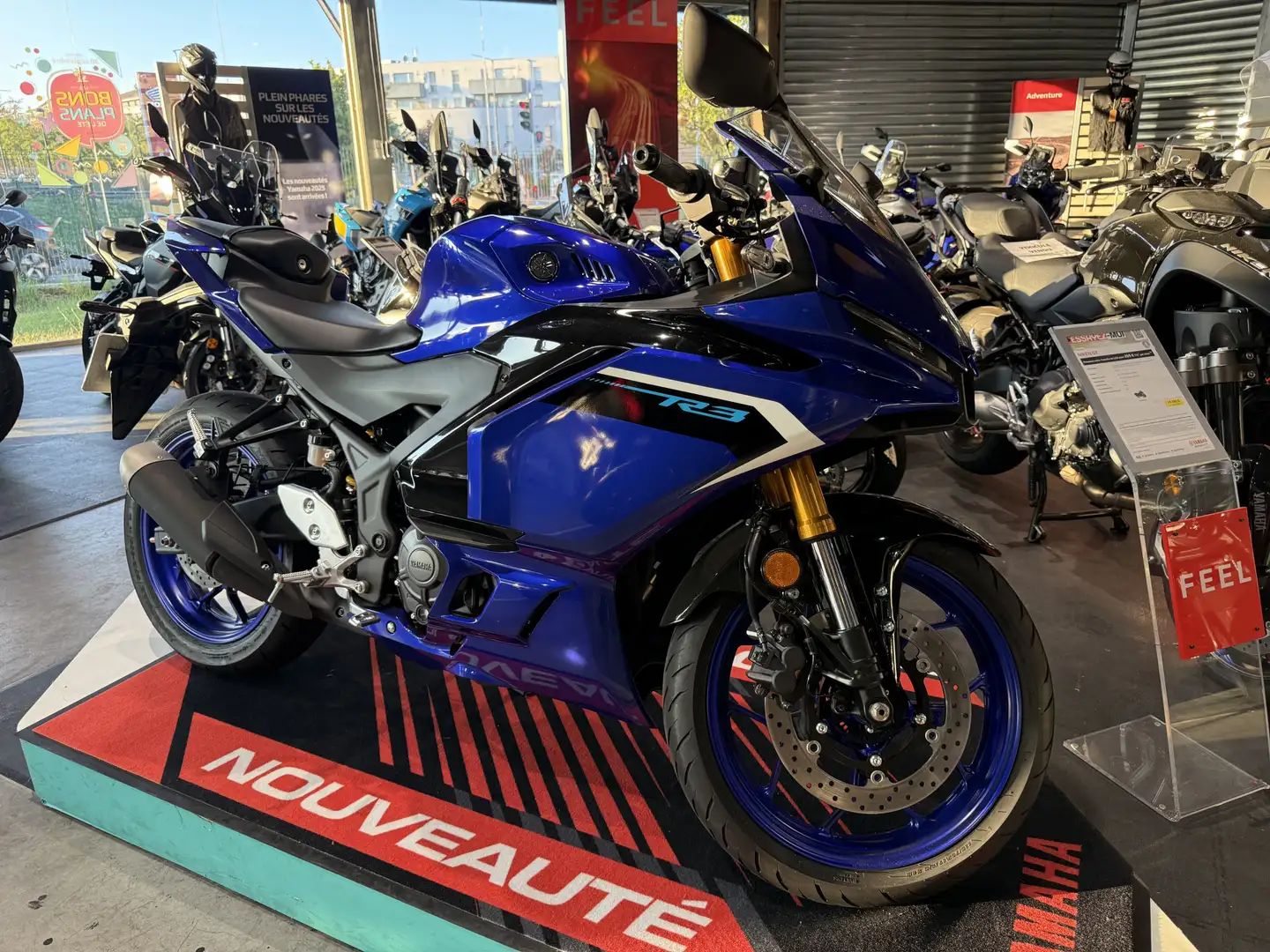 Yamaha YZF-R3 Bleu - 1