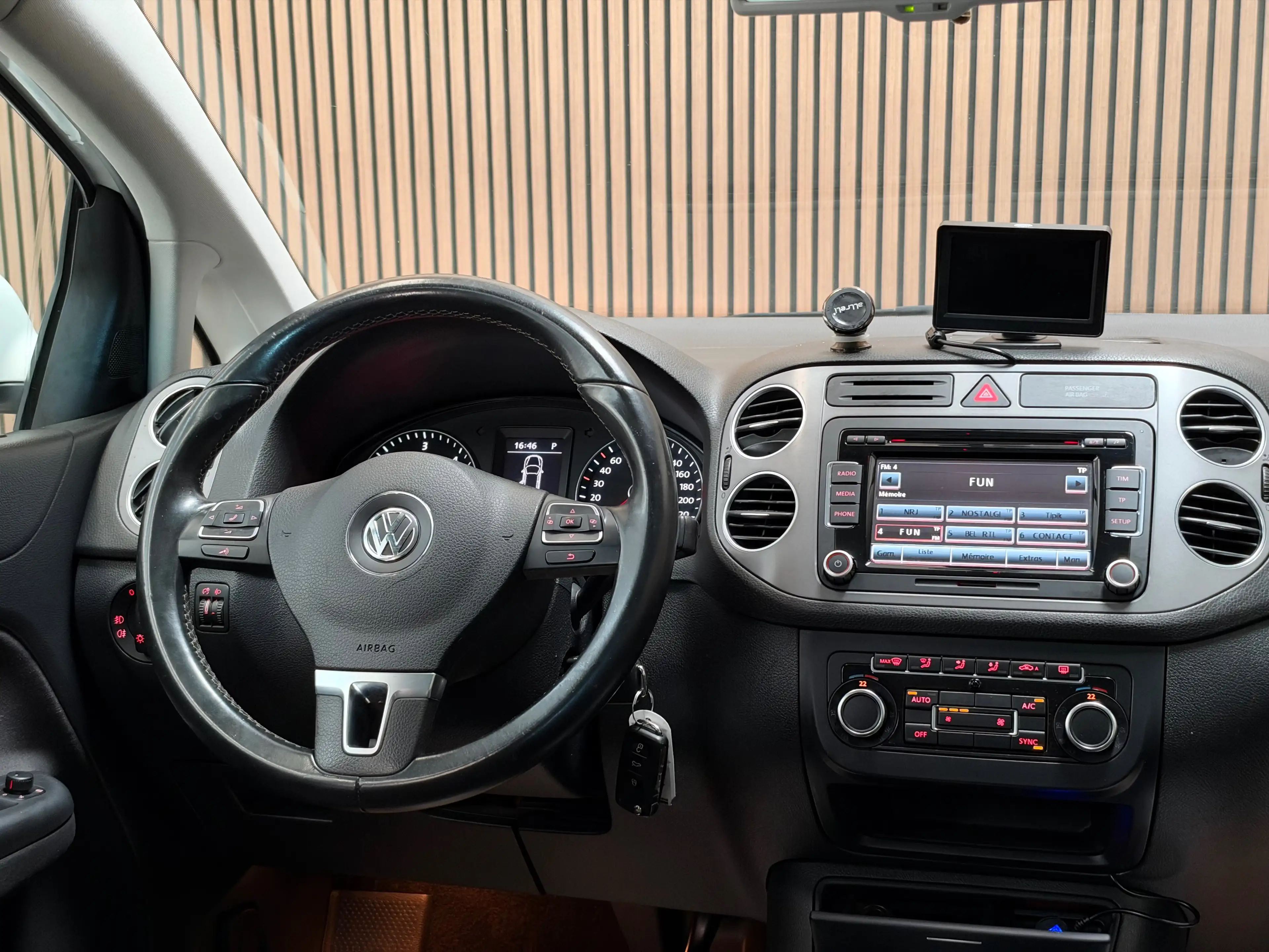 Volkswagen Golf Plus Golf Plus 1.6 CR TDi Highline DPF DSG — photo 13