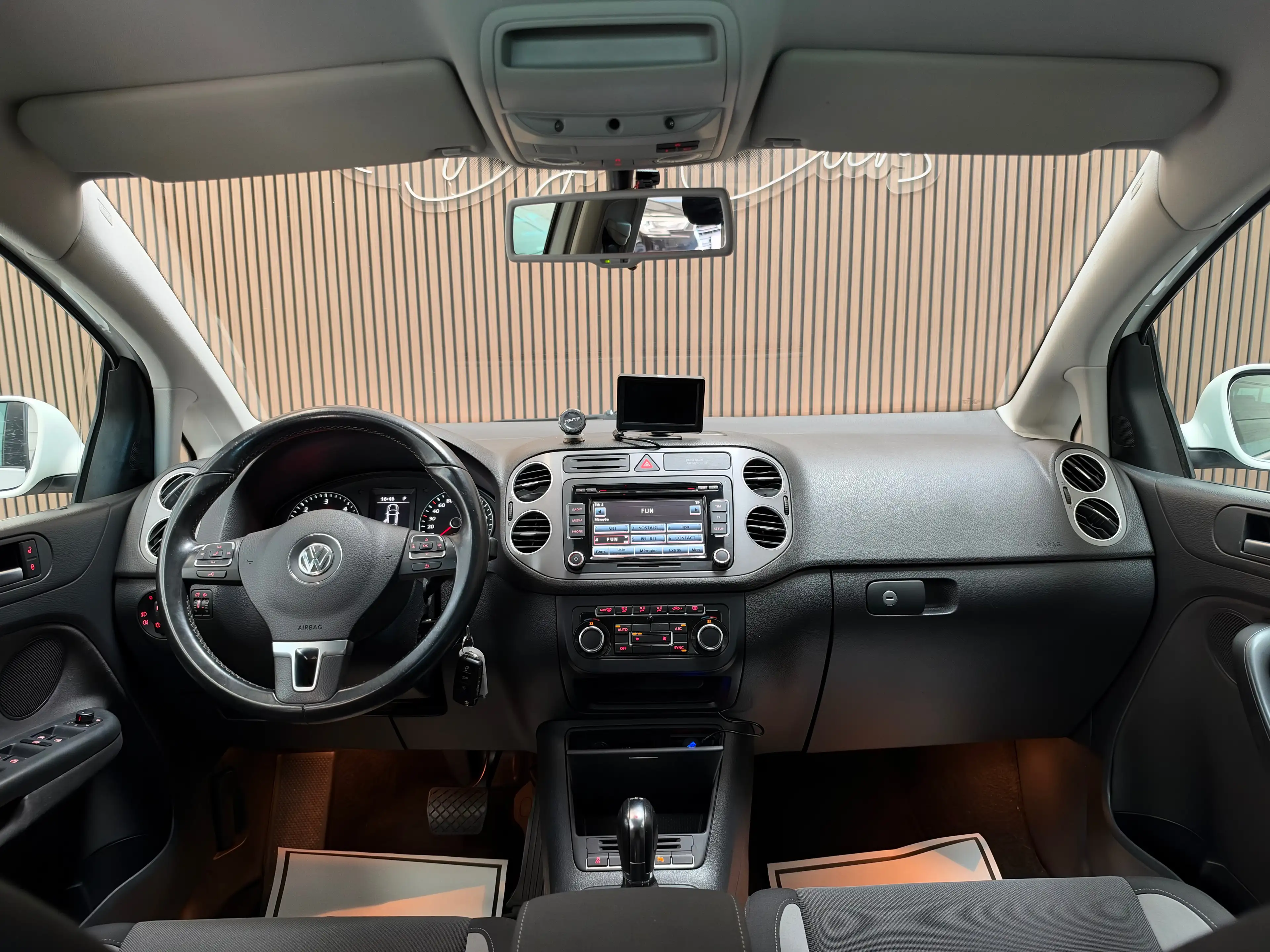 Volkswagen Golf Plus Golf Plus 1.6 CR TDi Highline DPF DSG — photo 12