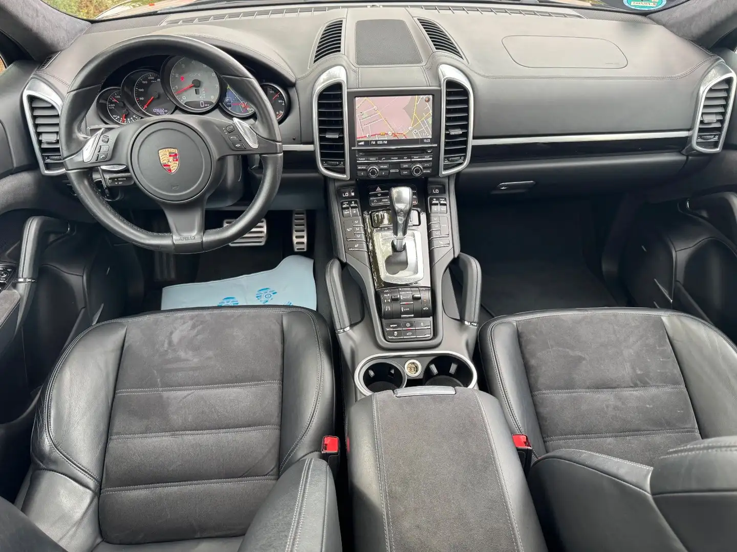 Porsche Cayenne GTS*KAMERA*BOSE*PANO*STANDHZG* Schwarz - 2