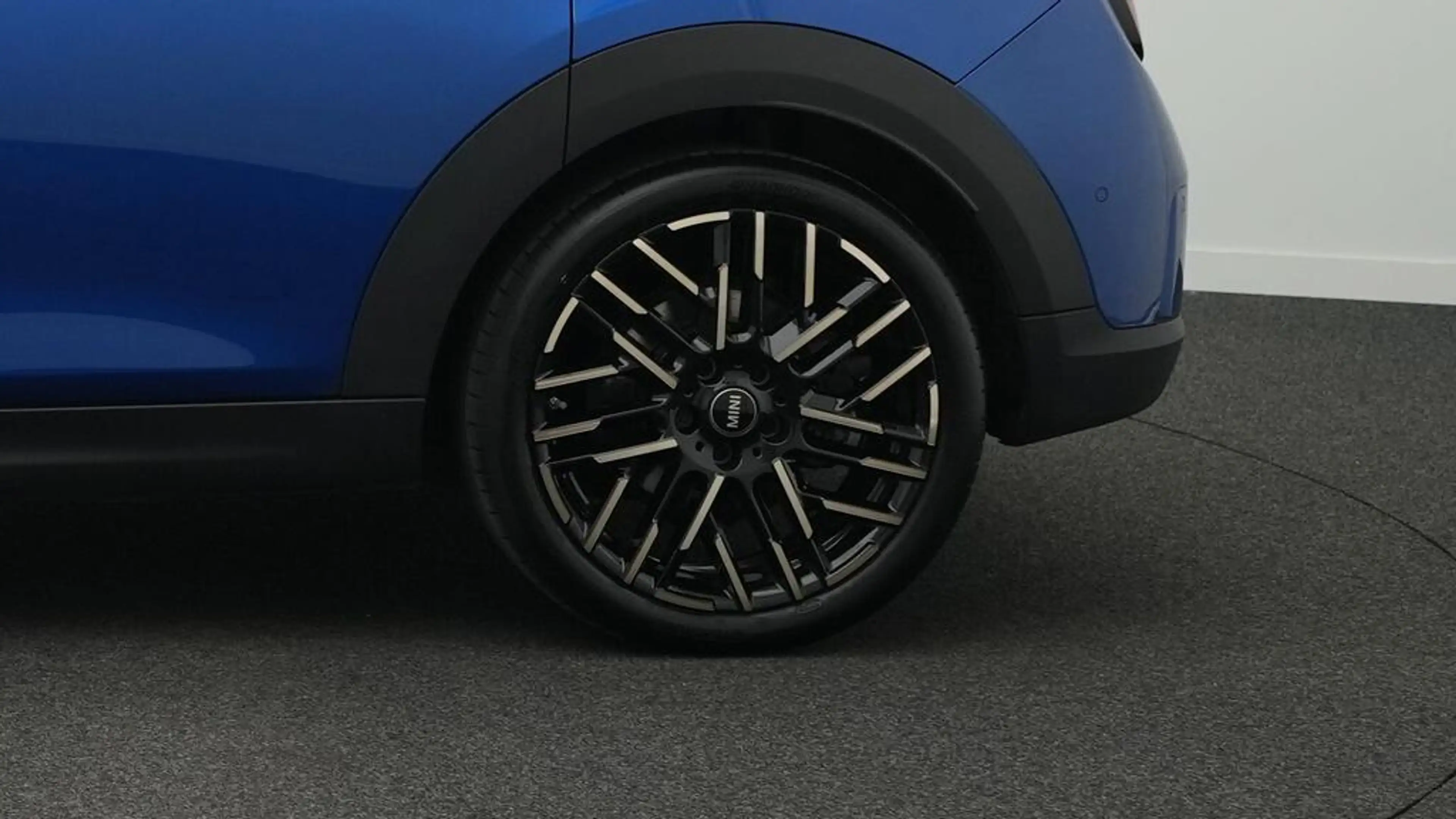 MINI Cooper S Favoured Trim — photo 10