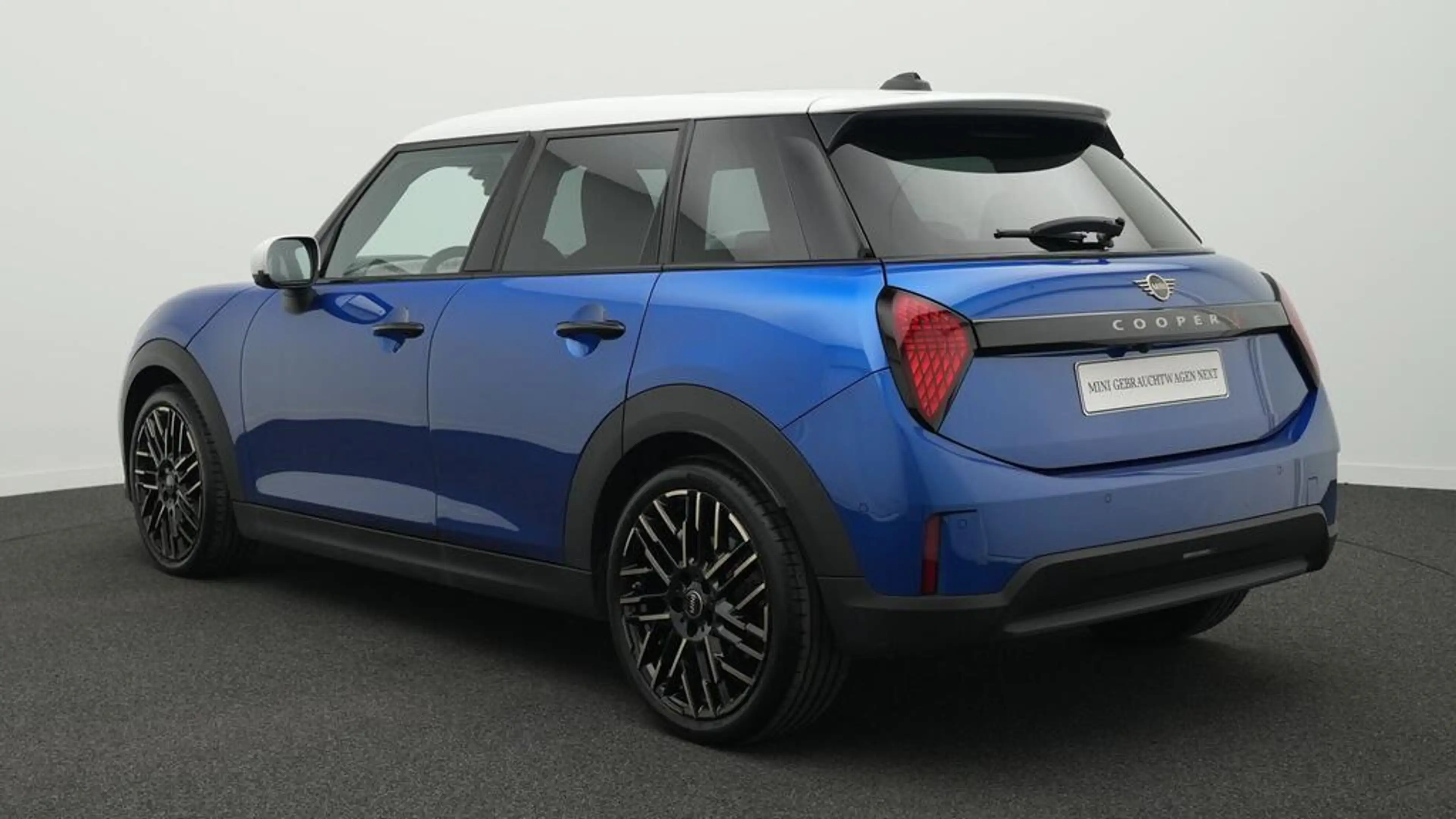 MINI Cooper S Favoured Trim — photo 4