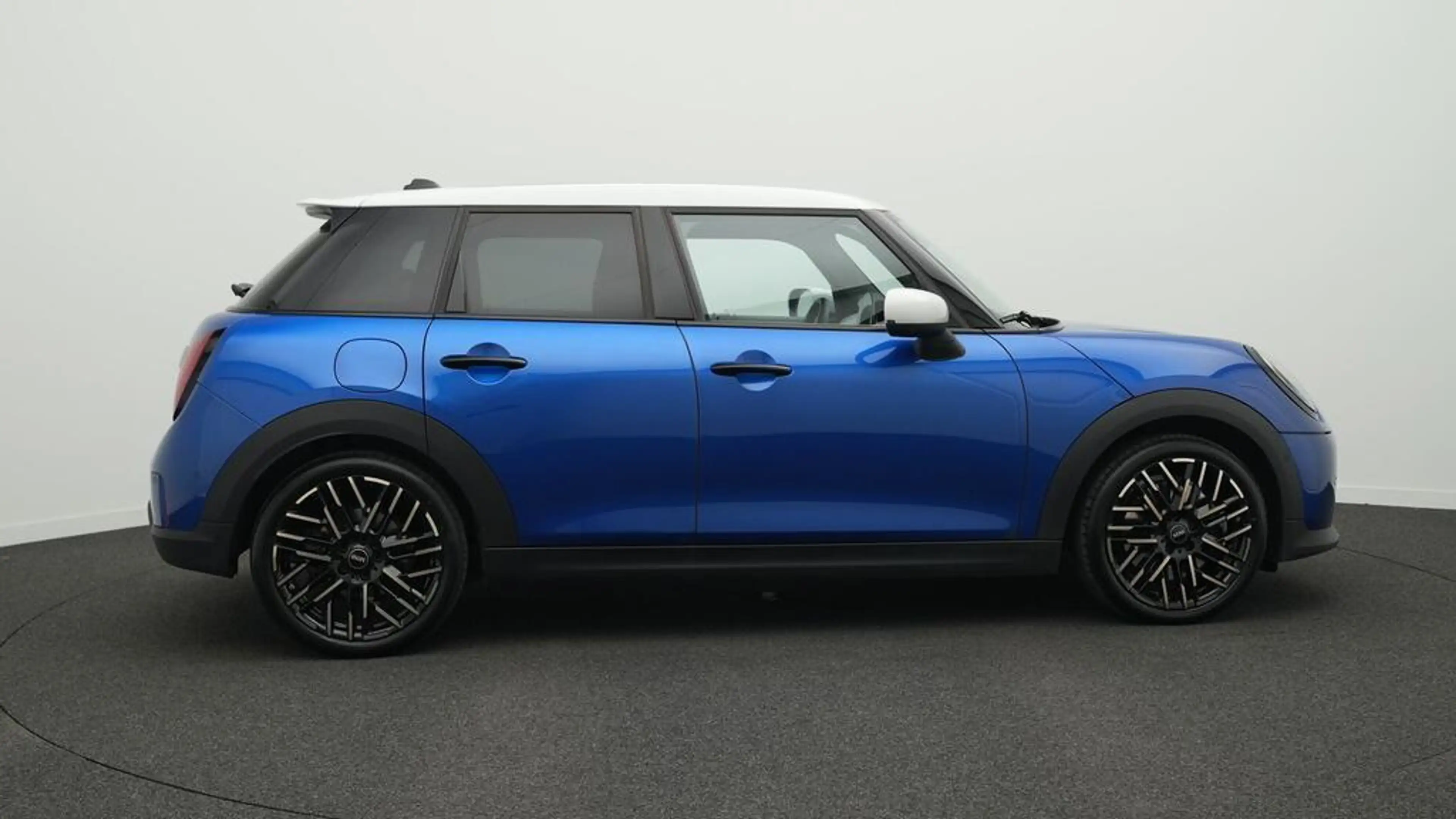 MINI Cooper S Favoured Trim — photo 2
