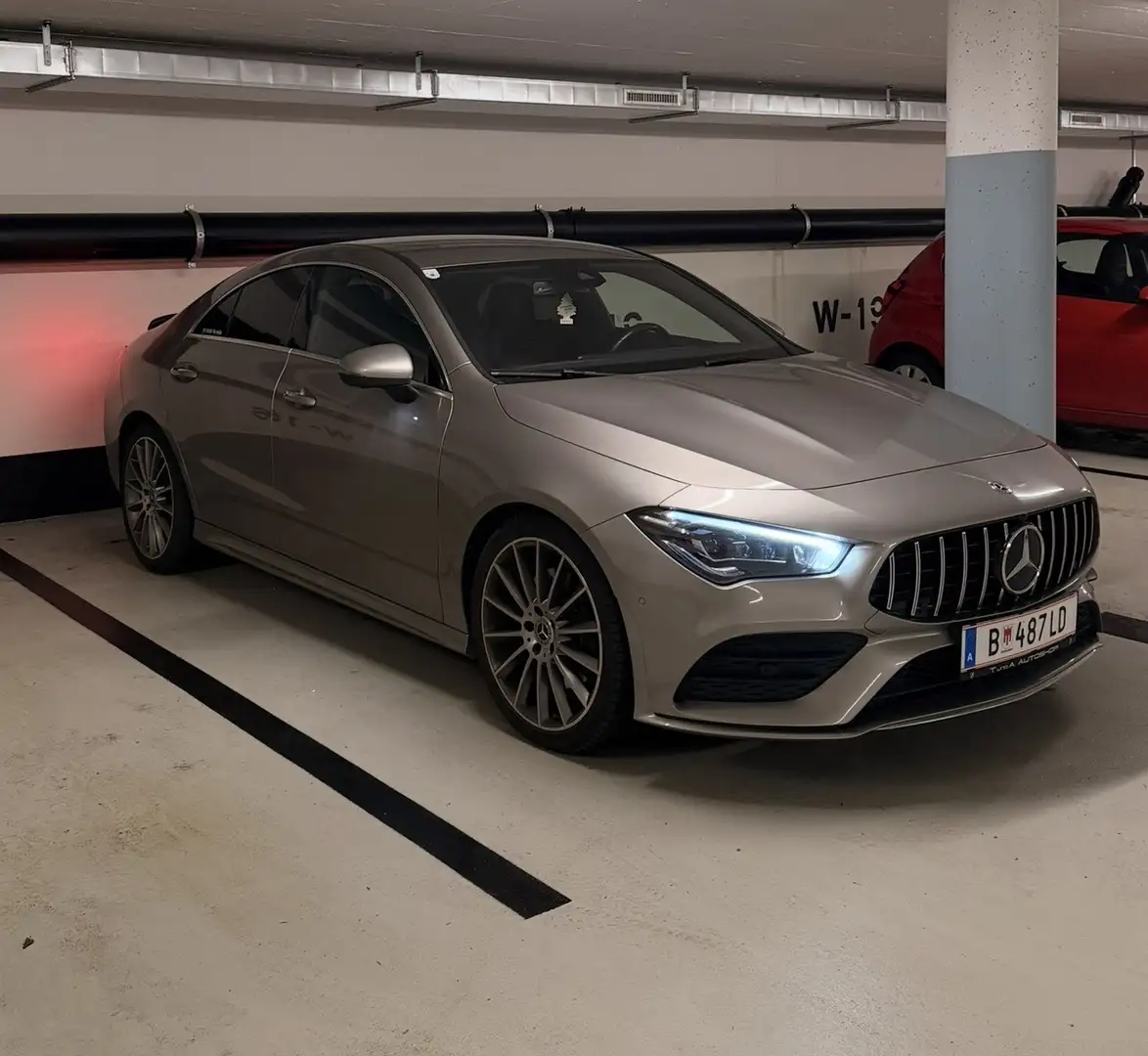 Mercedes-Benz CLA 200 AMG Line - 1