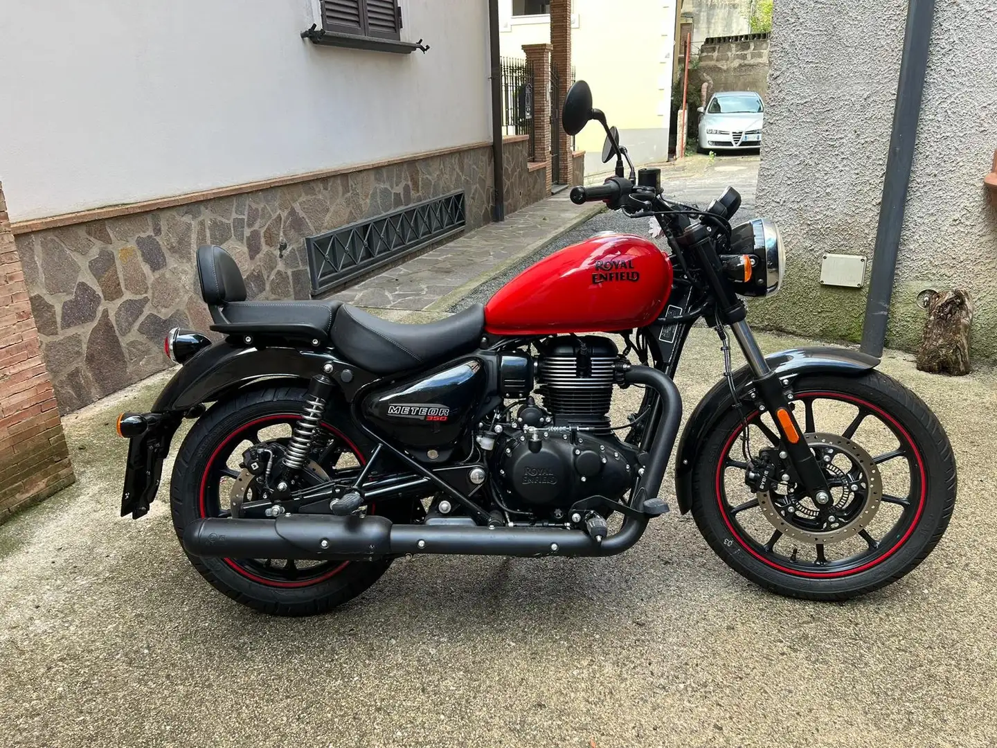 Royal Enfield Meteor 350 Fireball red Rosso - 1
